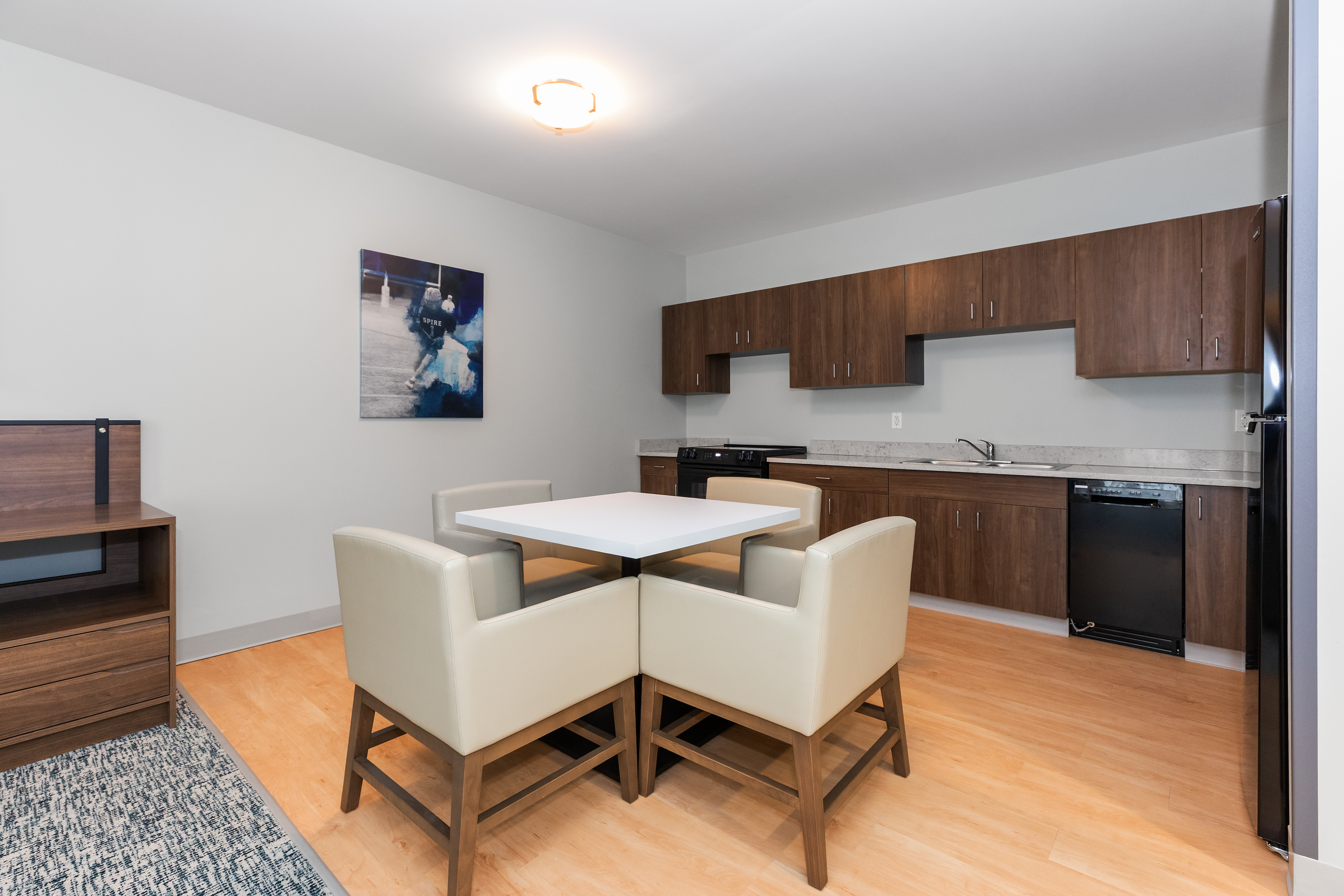 Wingate by Wyndham Geneva at SPIRE Academy suite in Geneva, Ohio