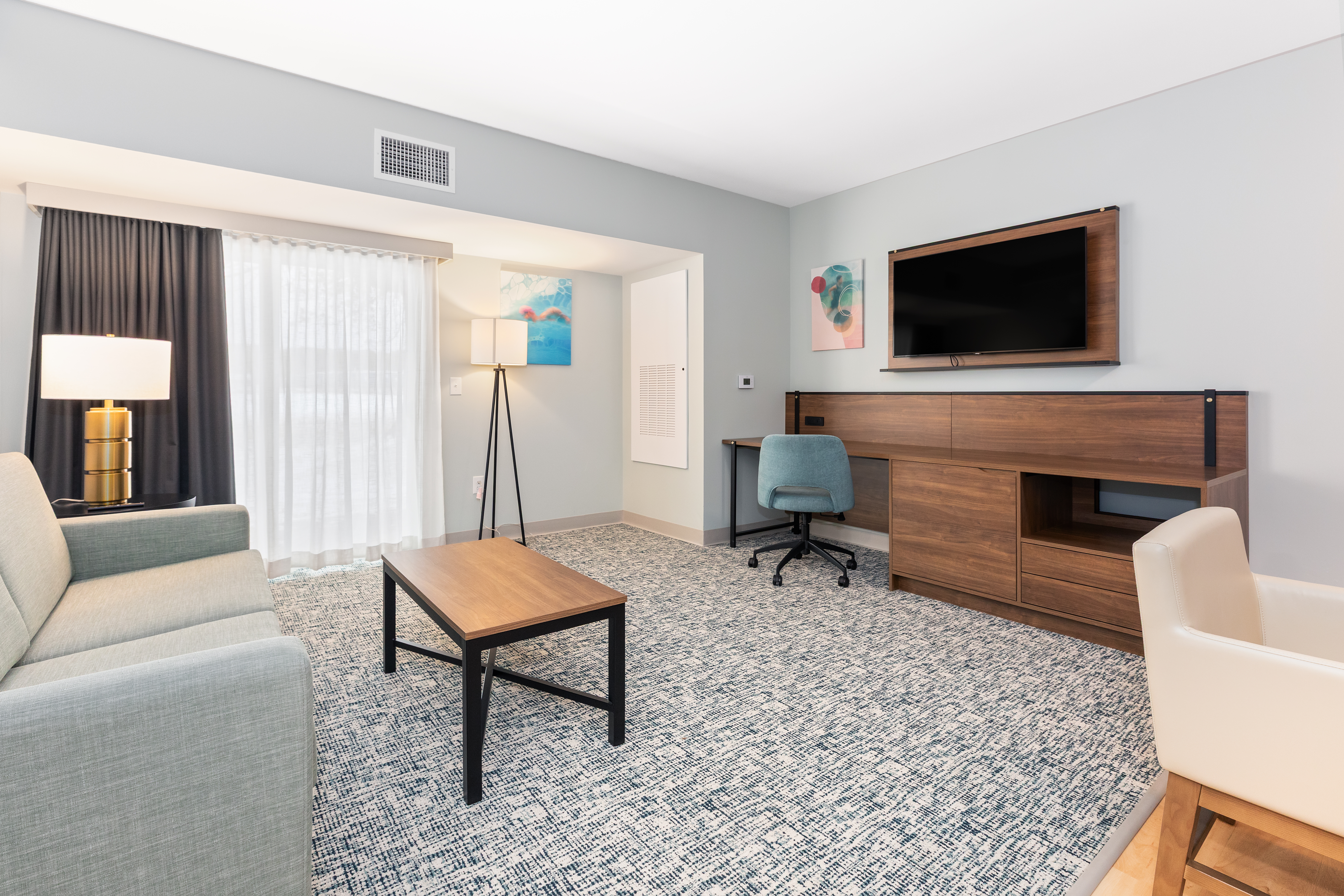 Wingate by Wyndham Geneva at SPIRE Academy suite in Geneva, Ohio