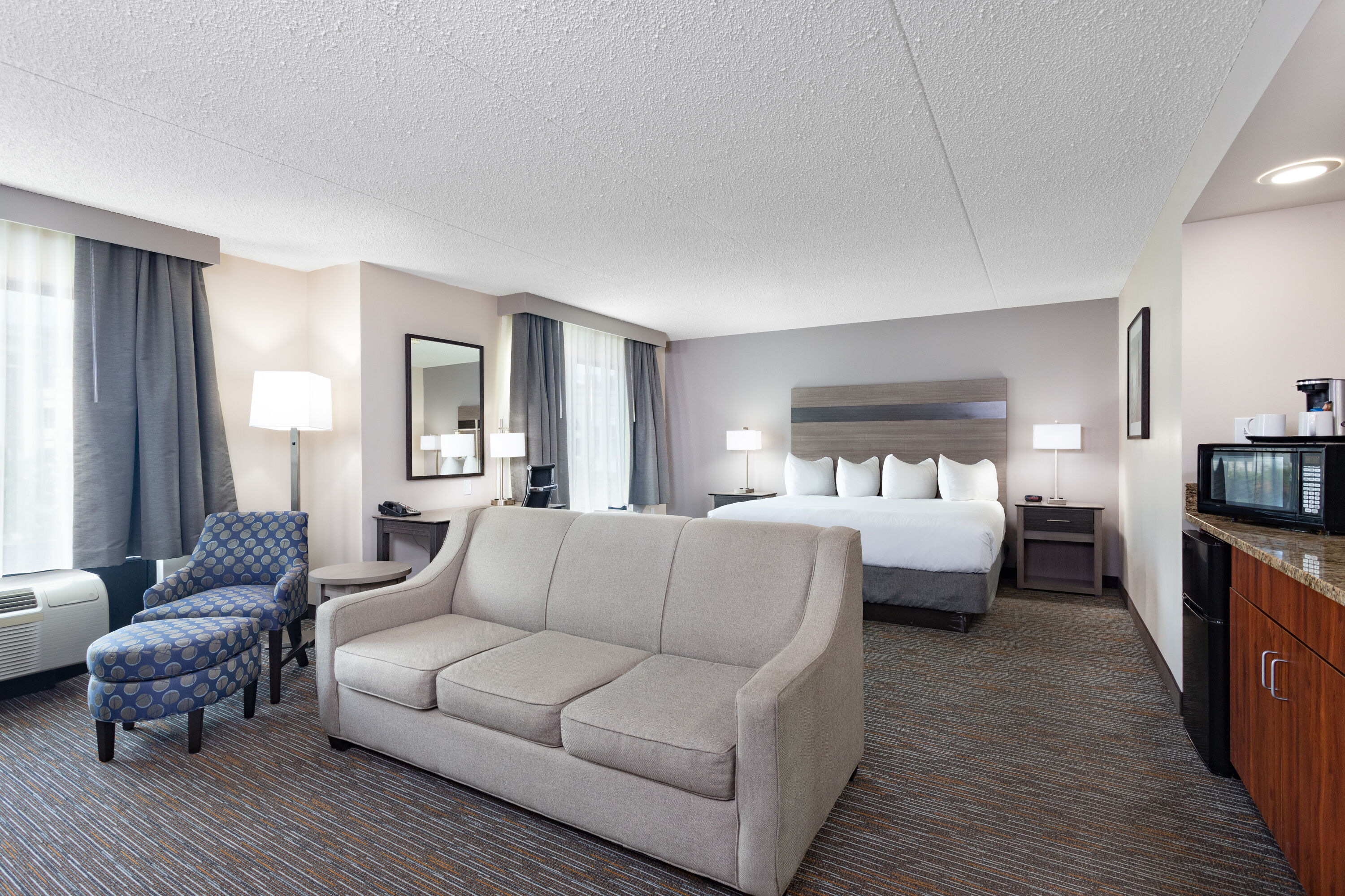 Wingate by Wyndham Lima Downtown suite in Lima, Ohio