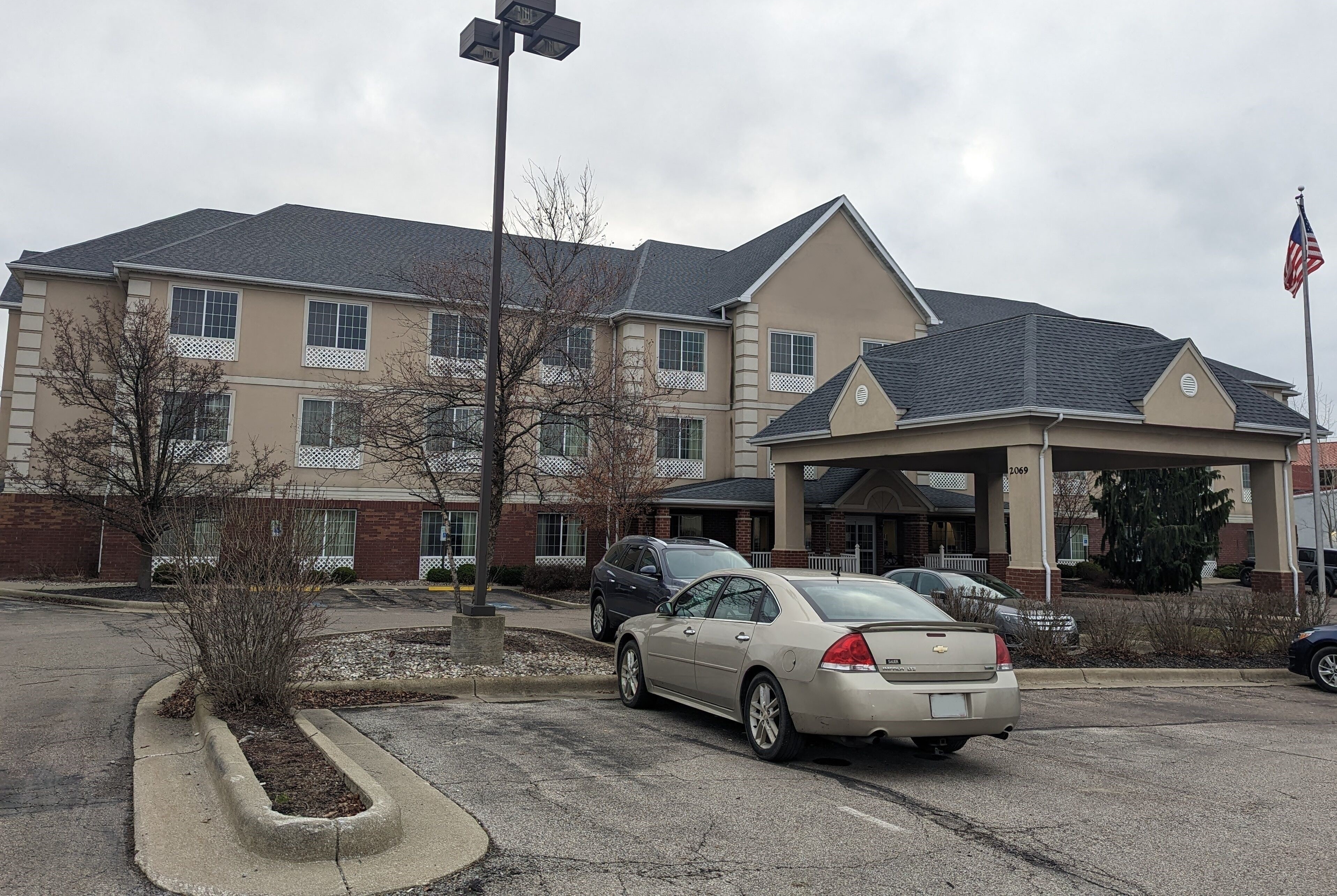 Exterior of Wingate by Wyndham Mansfield OH hotel in Mansfield, Ohio
