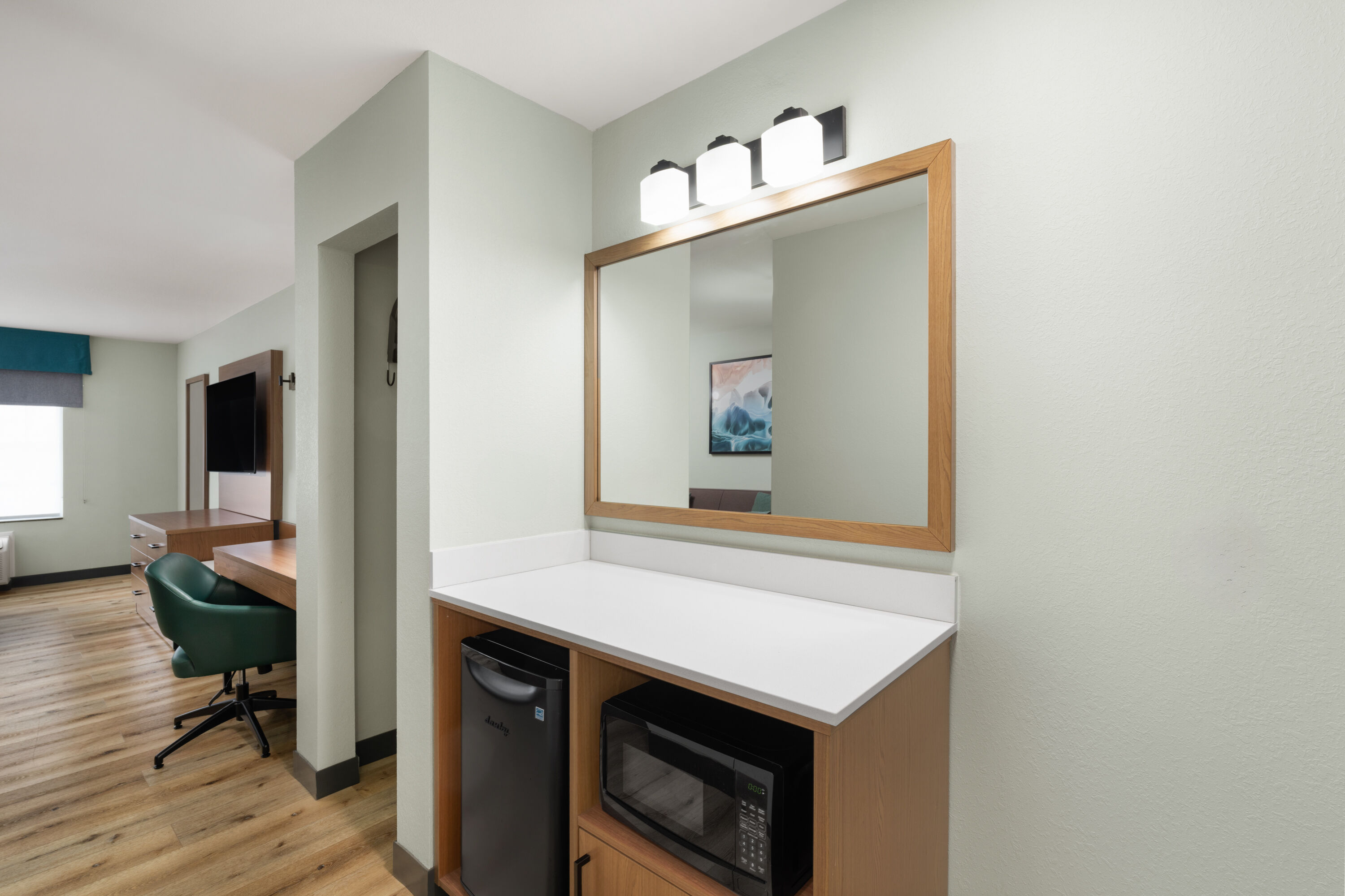 Wingate by Wyndham Mansfield OH suite in Mansfield, Ohio