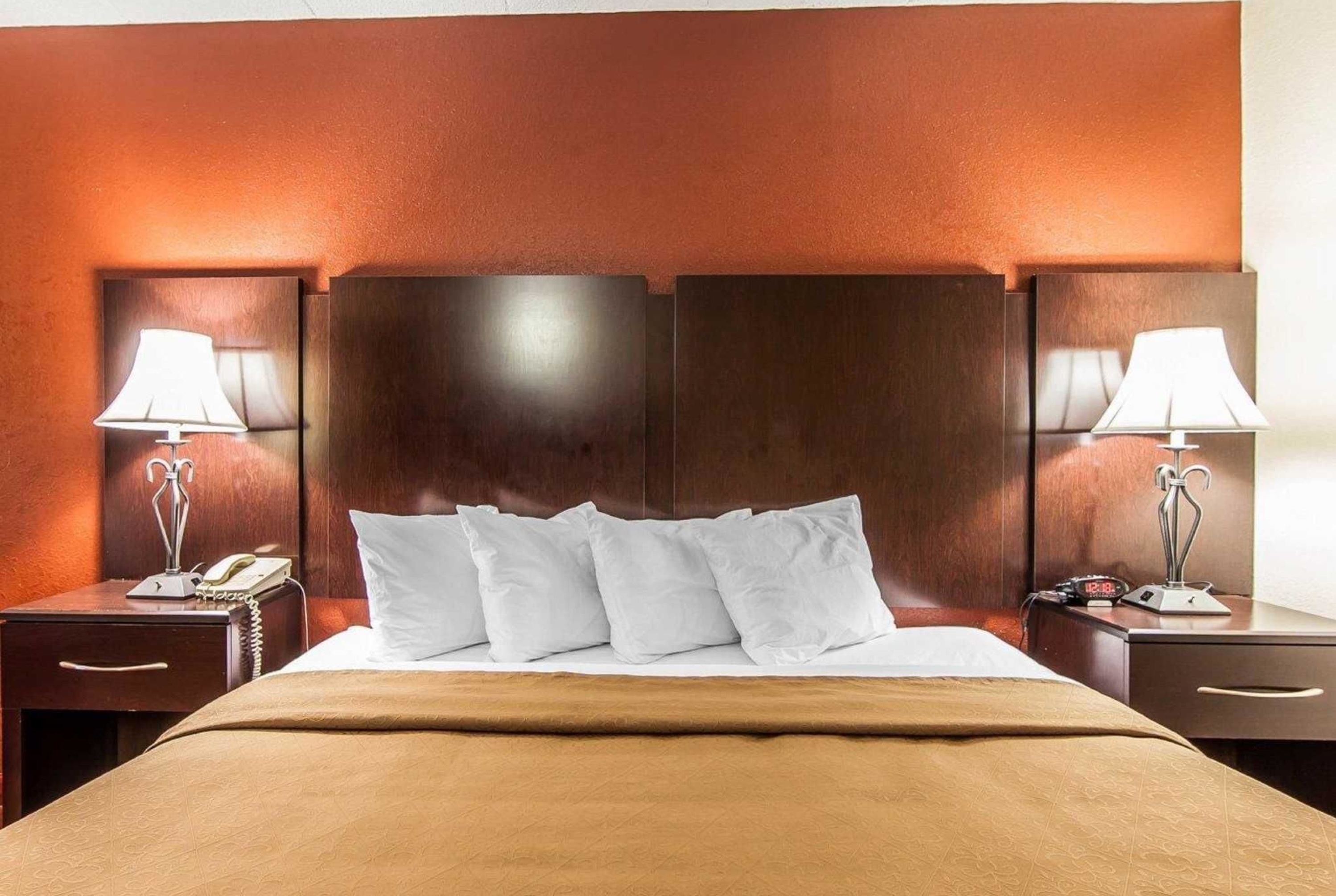 Guest room at the Wingate by Wyndham Marietta Conference Center in Marietta, Ohio