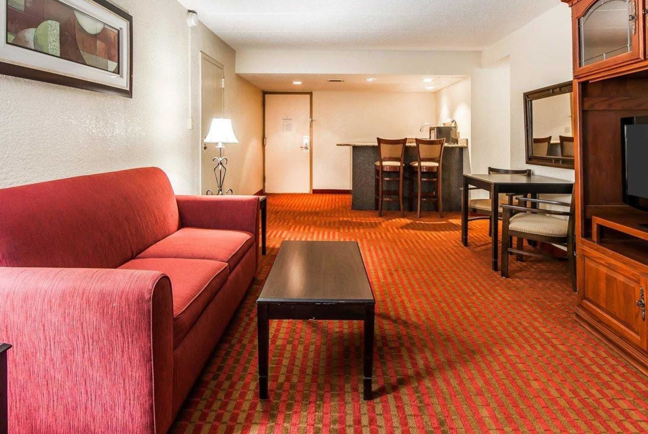 Guest room at the Wingate by Wyndham Marietta Conference Center in Marietta, Ohio
