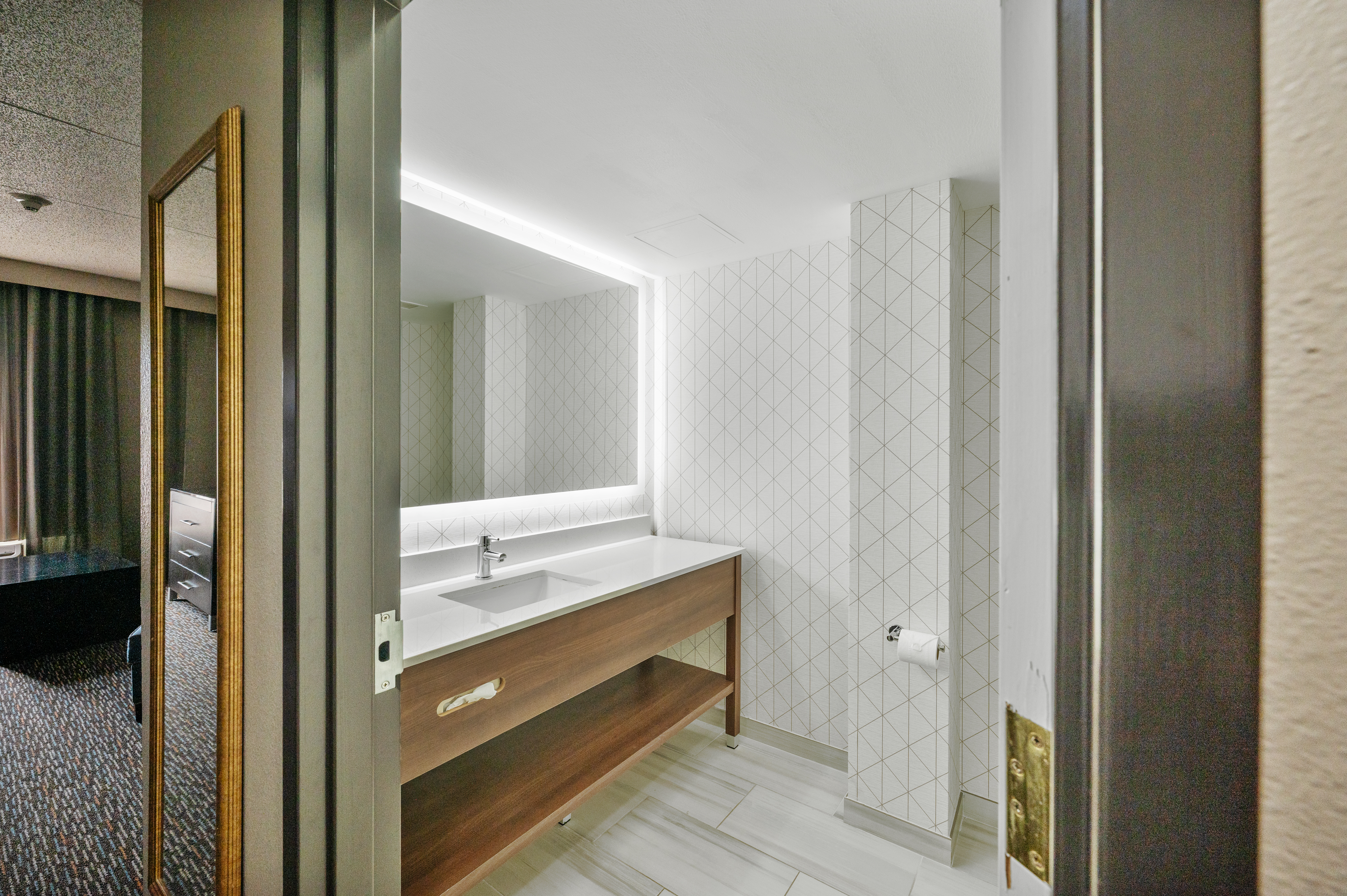 Wingate by Wyndham Sylvania/Toledo suite in Sylvania, Ohio