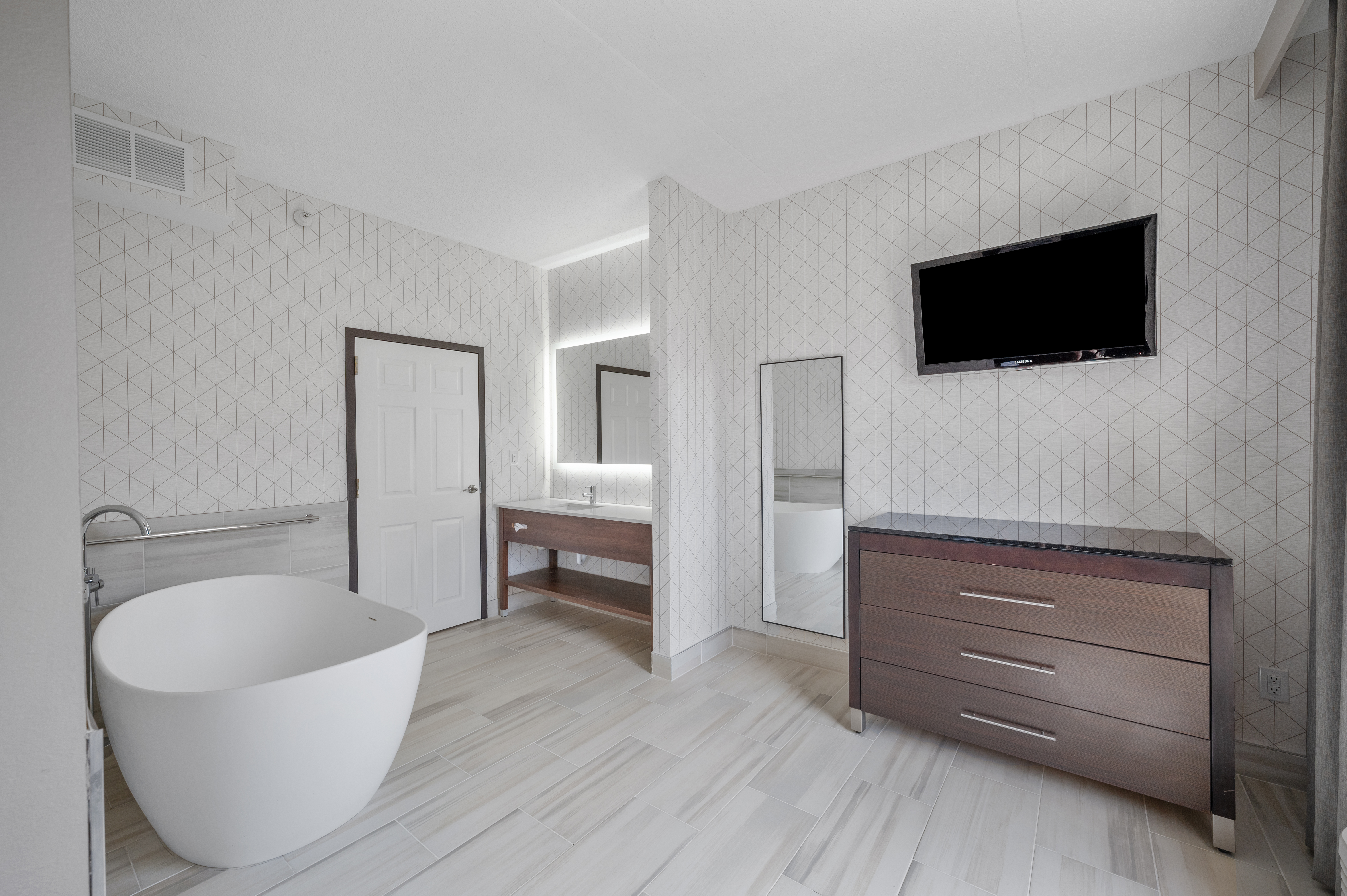 Wingate by Wyndham Sylvania/Toledo suite in Sylvania, Ohio