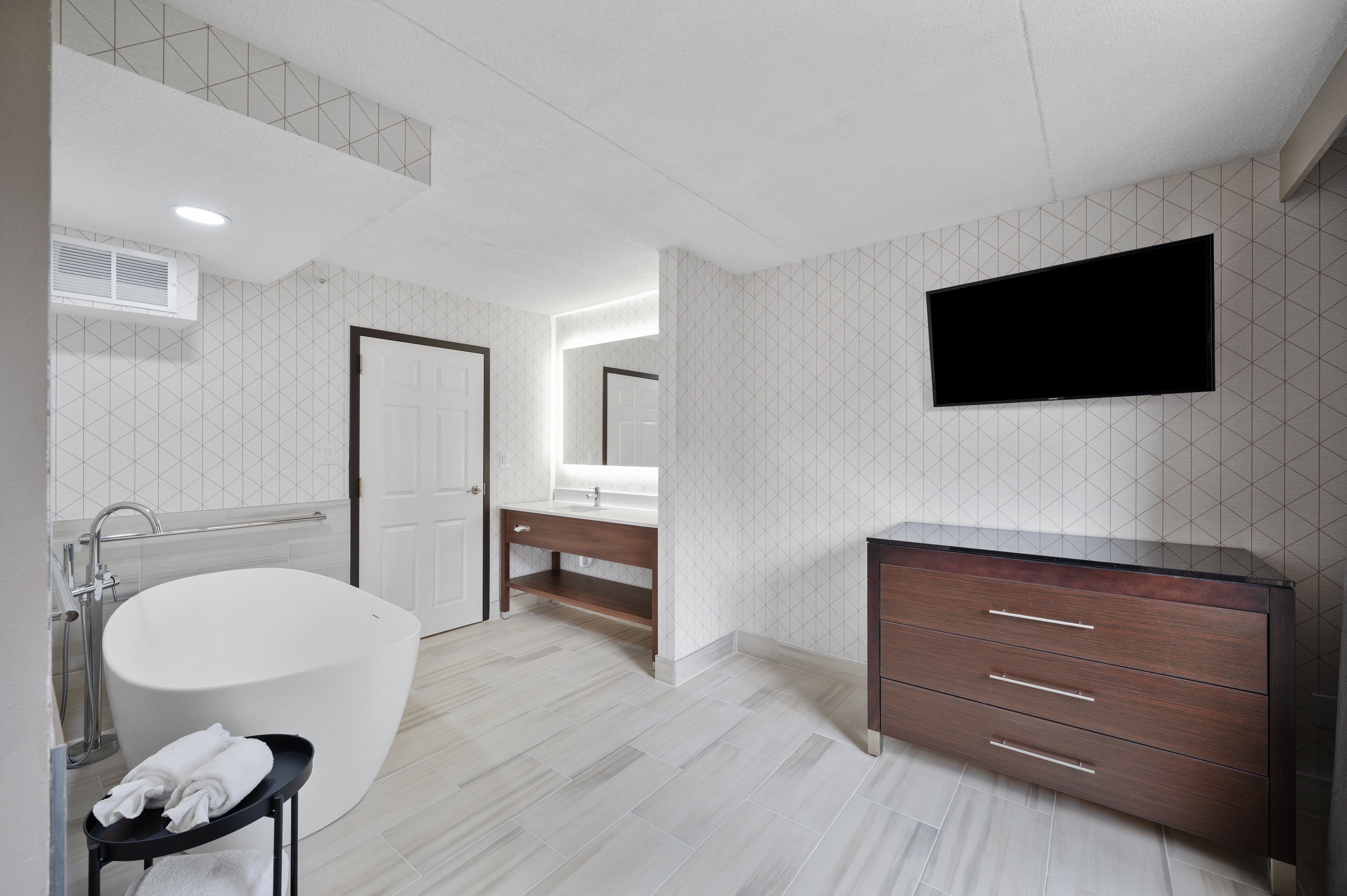 Wingate by Wyndham Sylvania/Toledo suite in Sylvania, Ohio