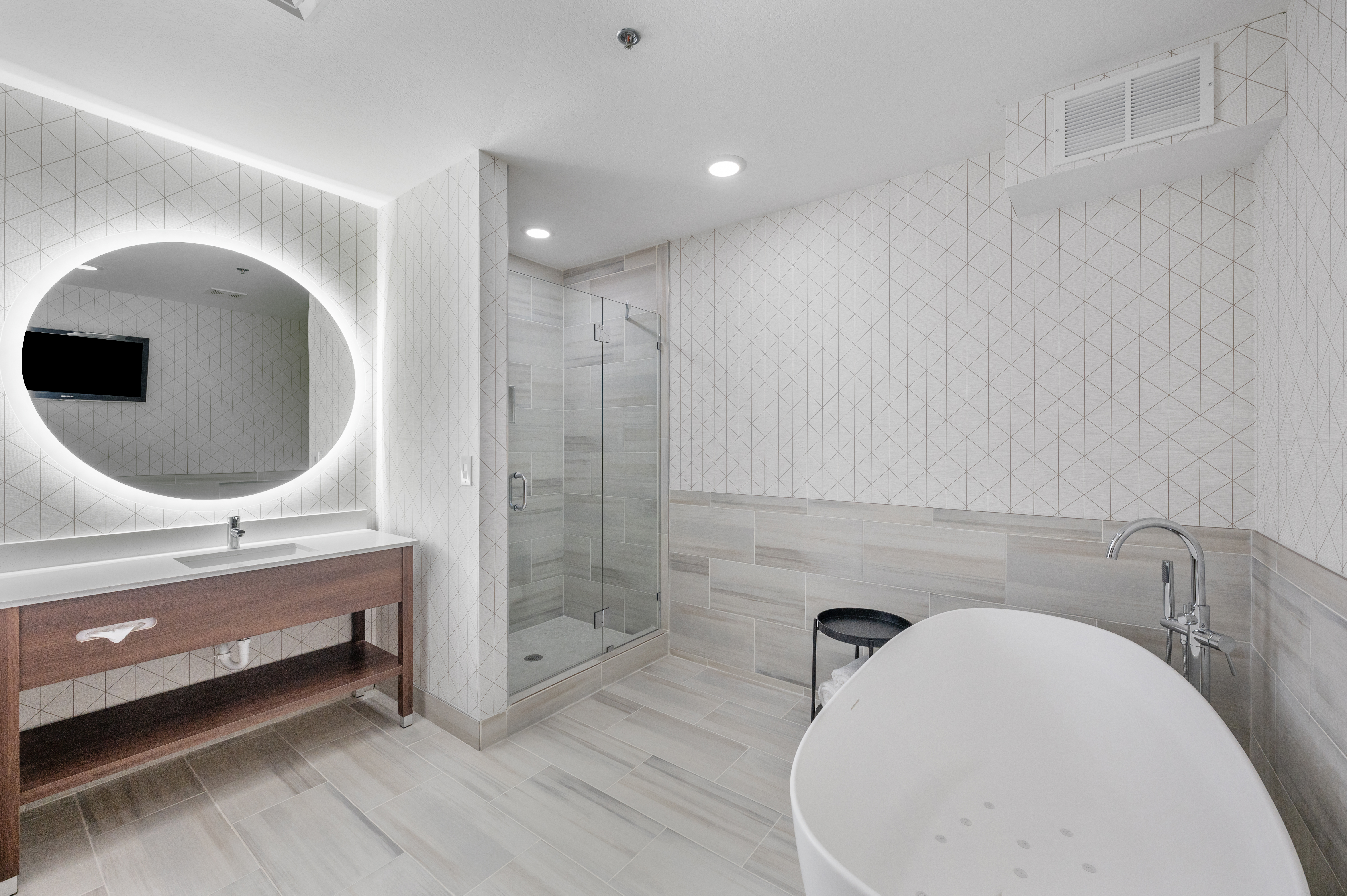Wingate by Wyndham Sylvania/Toledo suite in Sylvania, Ohio
