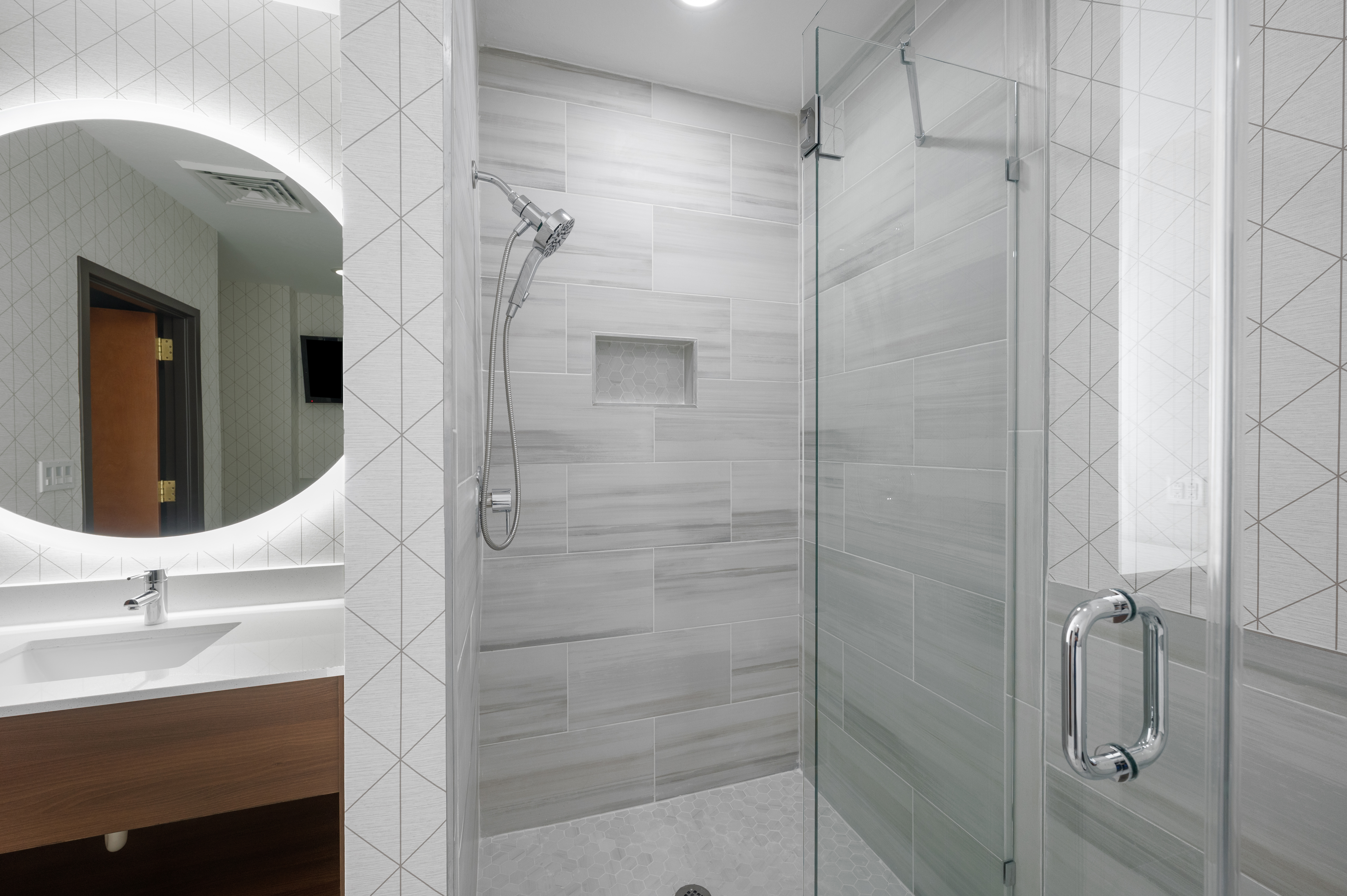 Wingate by Wyndham Sylvania/Toledo suite in Sylvania, Ohio