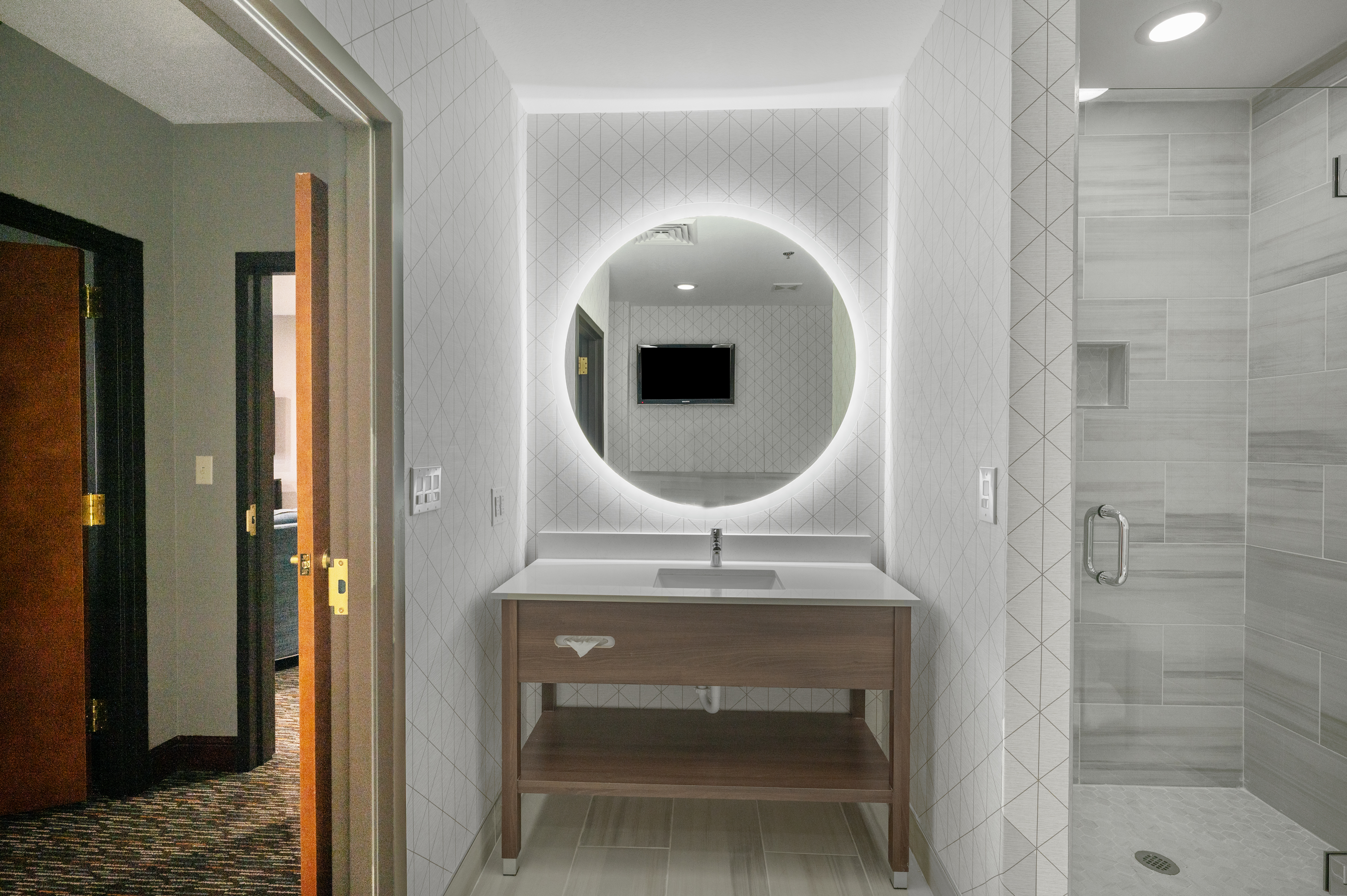 Wingate by Wyndham Sylvania/Toledo suite in Sylvania, Ohio