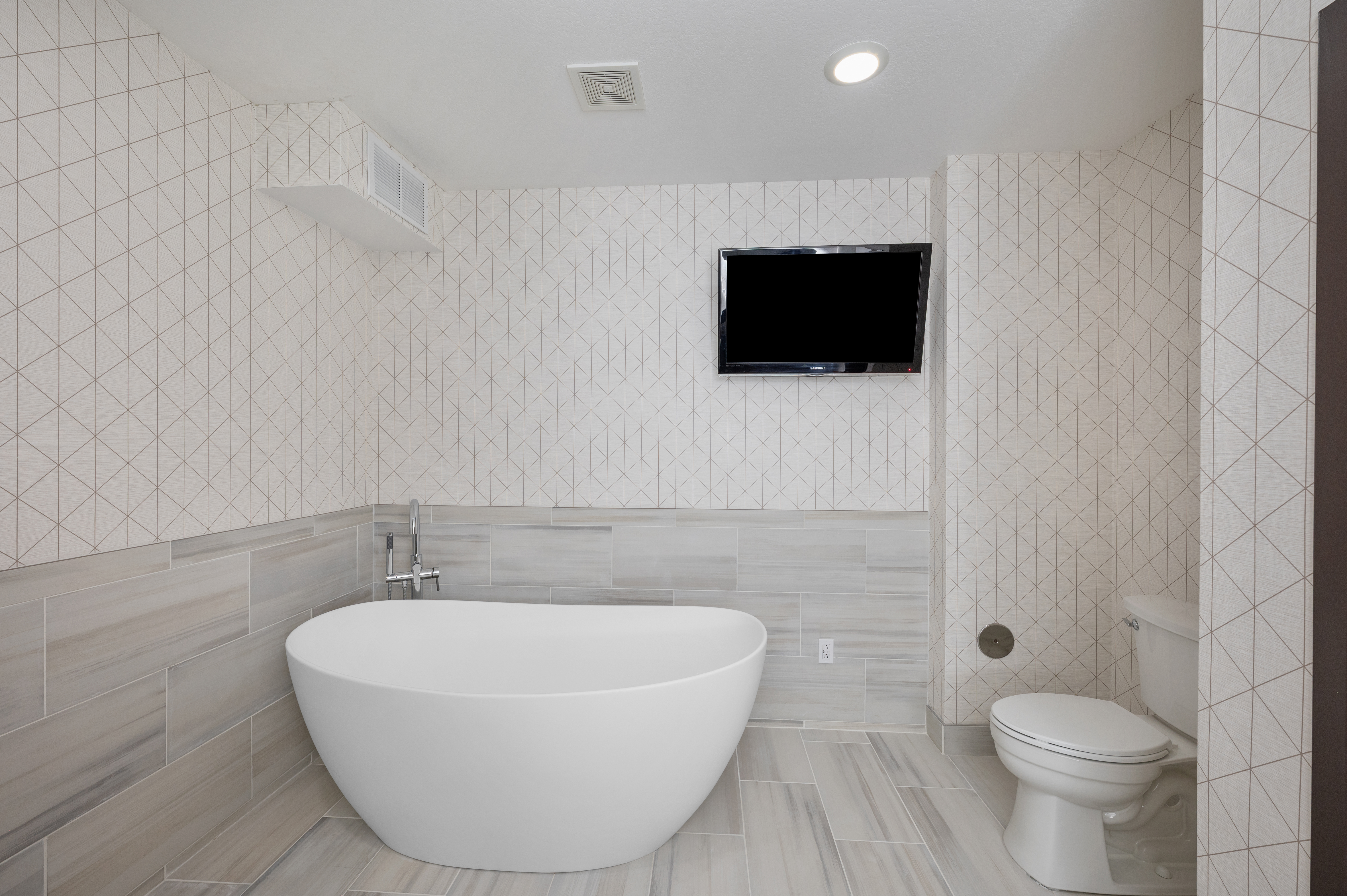 Wingate by Wyndham Sylvania/Toledo suite in Sylvania, Ohio