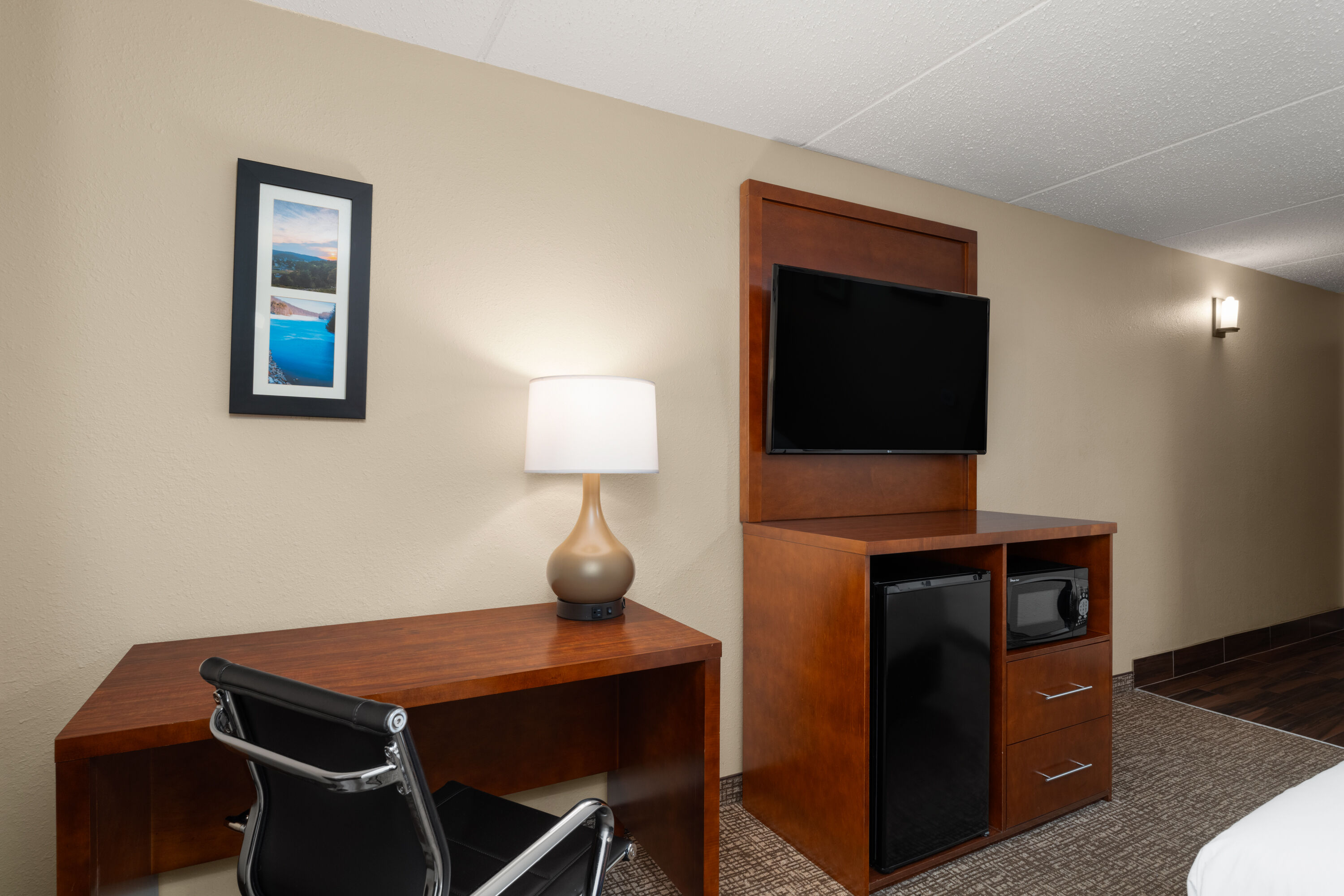 Guest room at the Wingate by Wyndham Clearfield in Clearfield, Pennsylvania