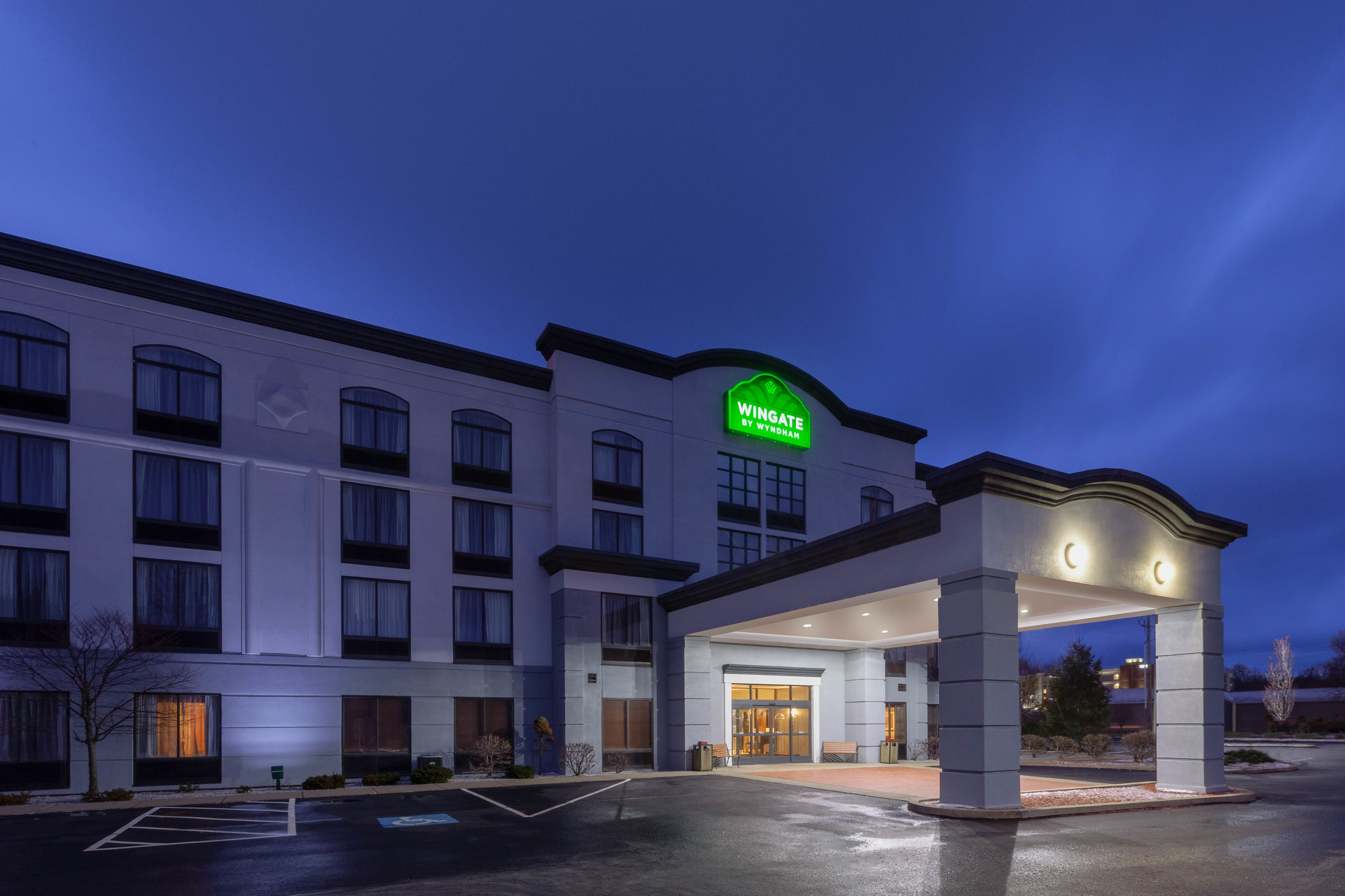Exterior Dusk Image of Wingate by Wyndham Erie hotel in Erie, Pennsylvania