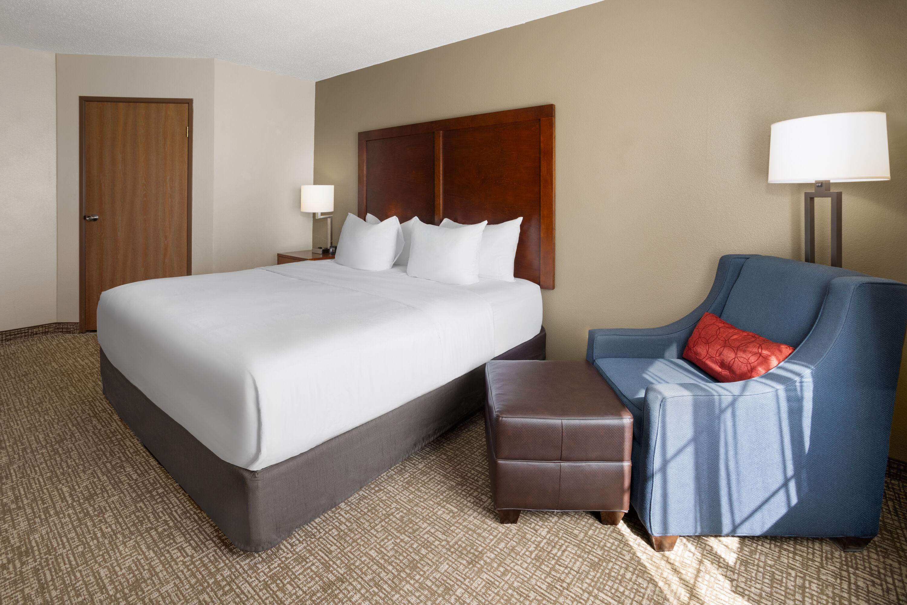 Guest room at the Wingate by Wyndham Grove City in Grove City, Pennsylvania