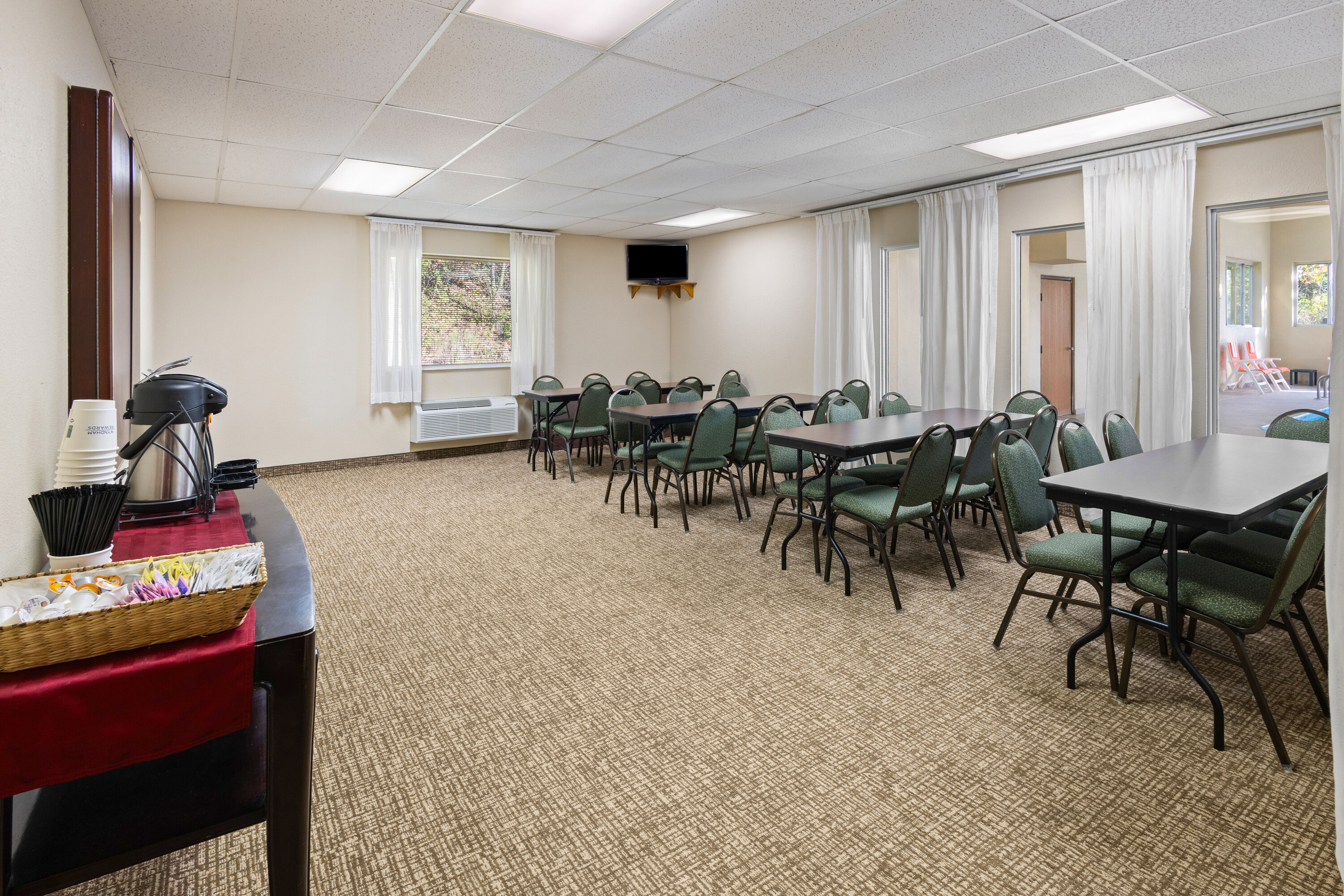 Meeting room at Wingate by Wyndham Pittsburgh/New Stanton in New Stanton, Pennsylvania