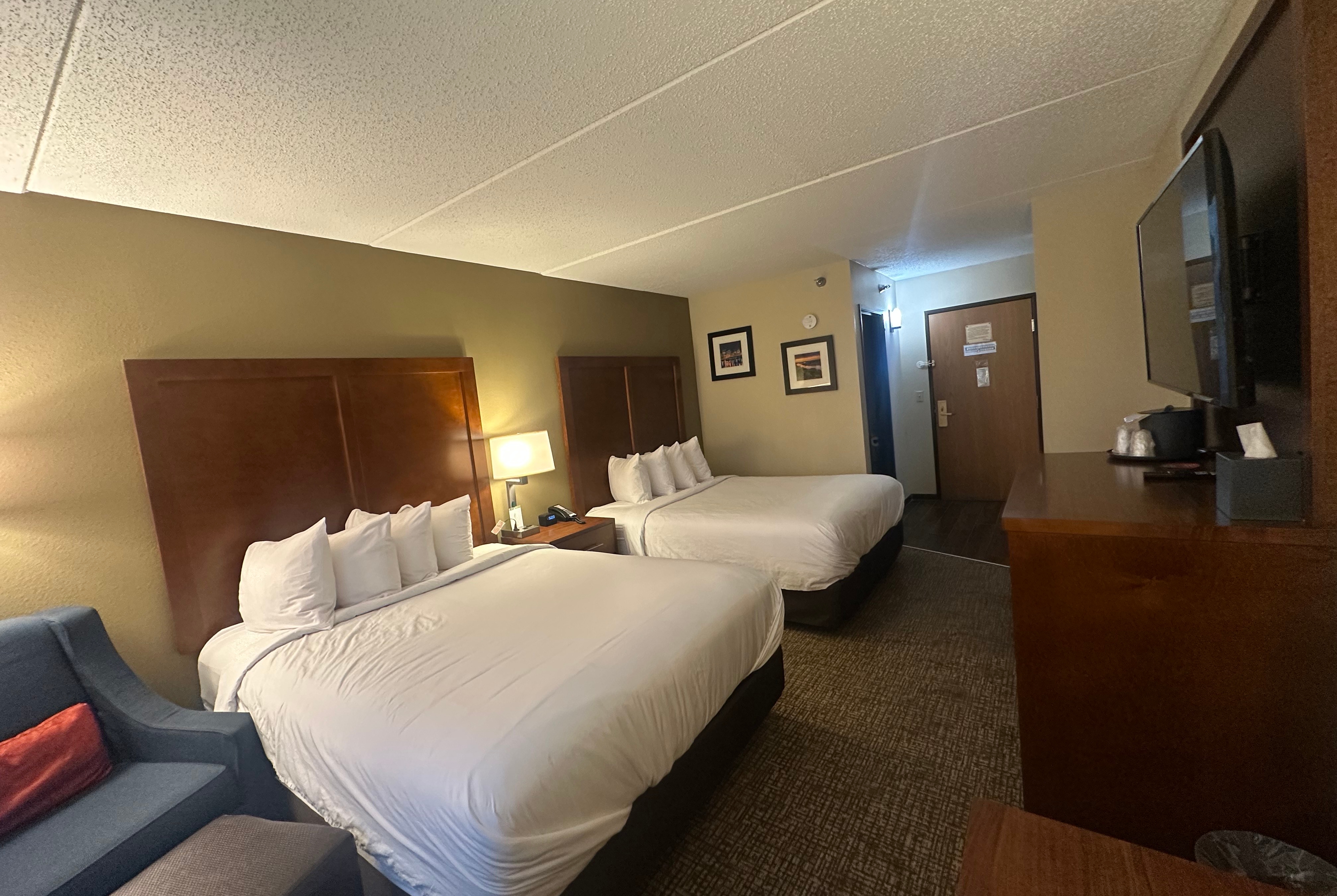 Guest room at the Wingate by Wyndham Pittsburgh/West Mifflin in West Mifflin, Pennsylvania