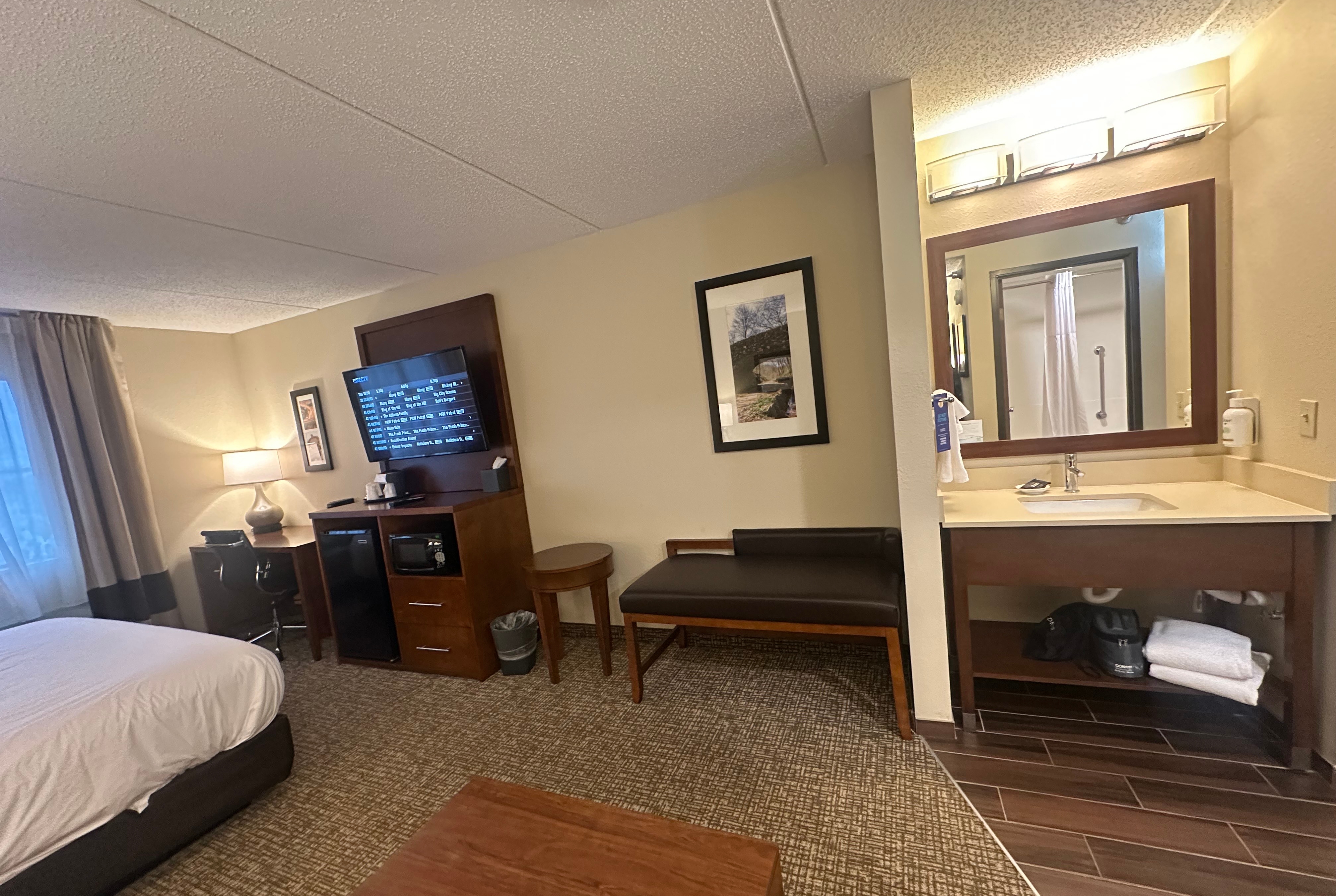 Guest room at the Wingate by Wyndham Pittsburgh/West Mifflin in West Mifflin, Pennsylvania