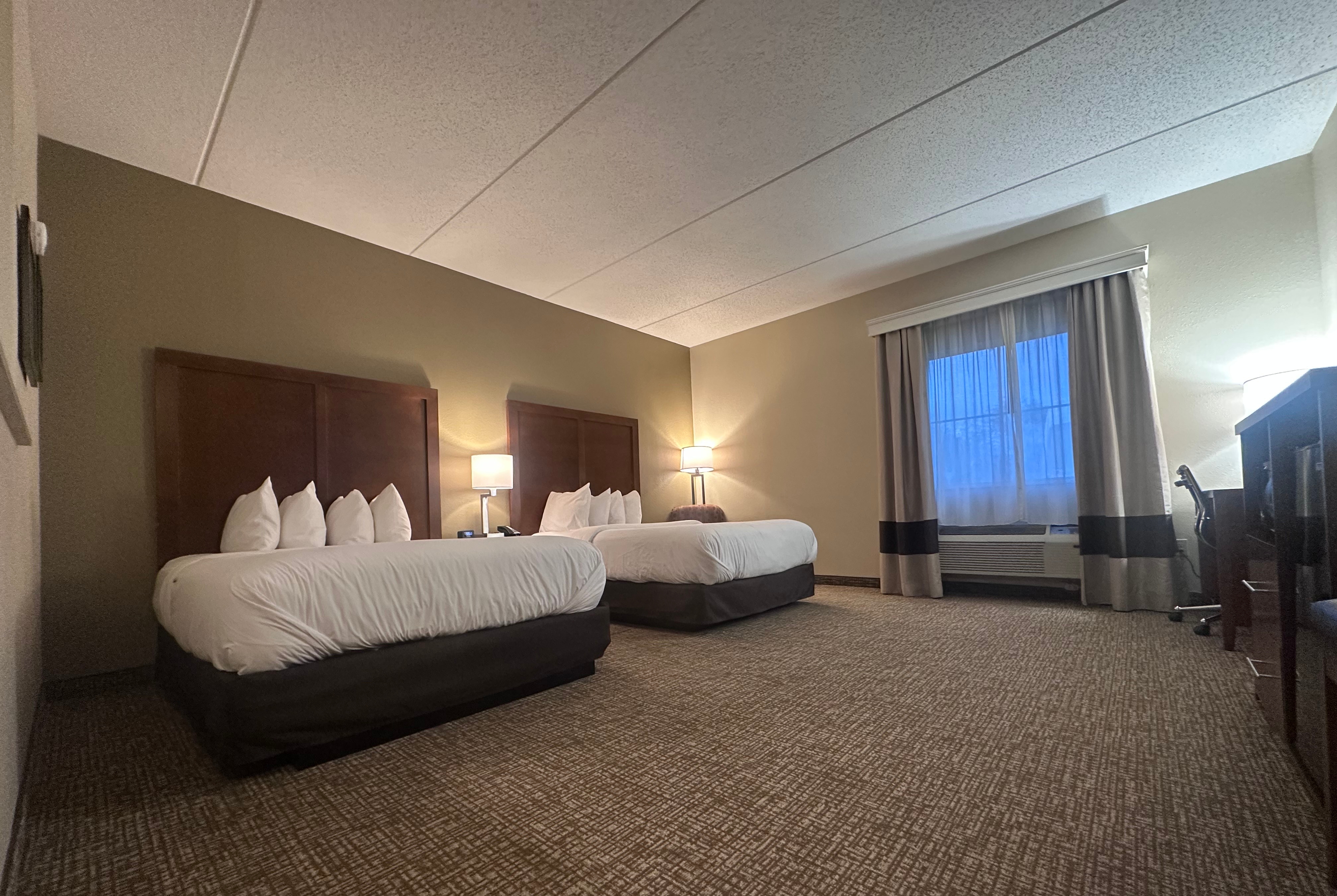 Guest room at the Wingate by Wyndham Pittsburgh/West Mifflin in West Mifflin, Pennsylvania