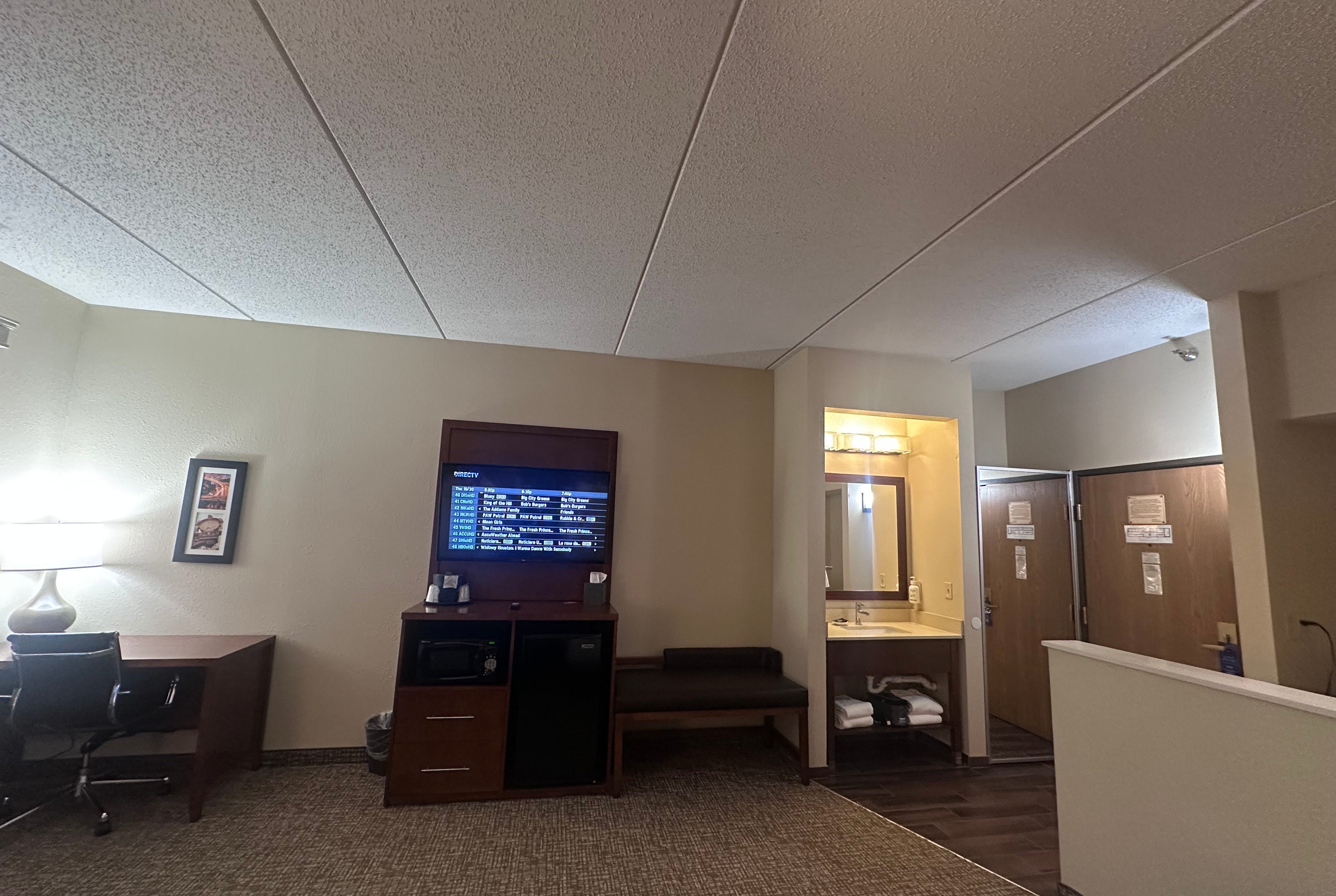 Guest room at the Wingate by Wyndham Pittsburgh/West Mifflin in West Mifflin, Pennsylvania