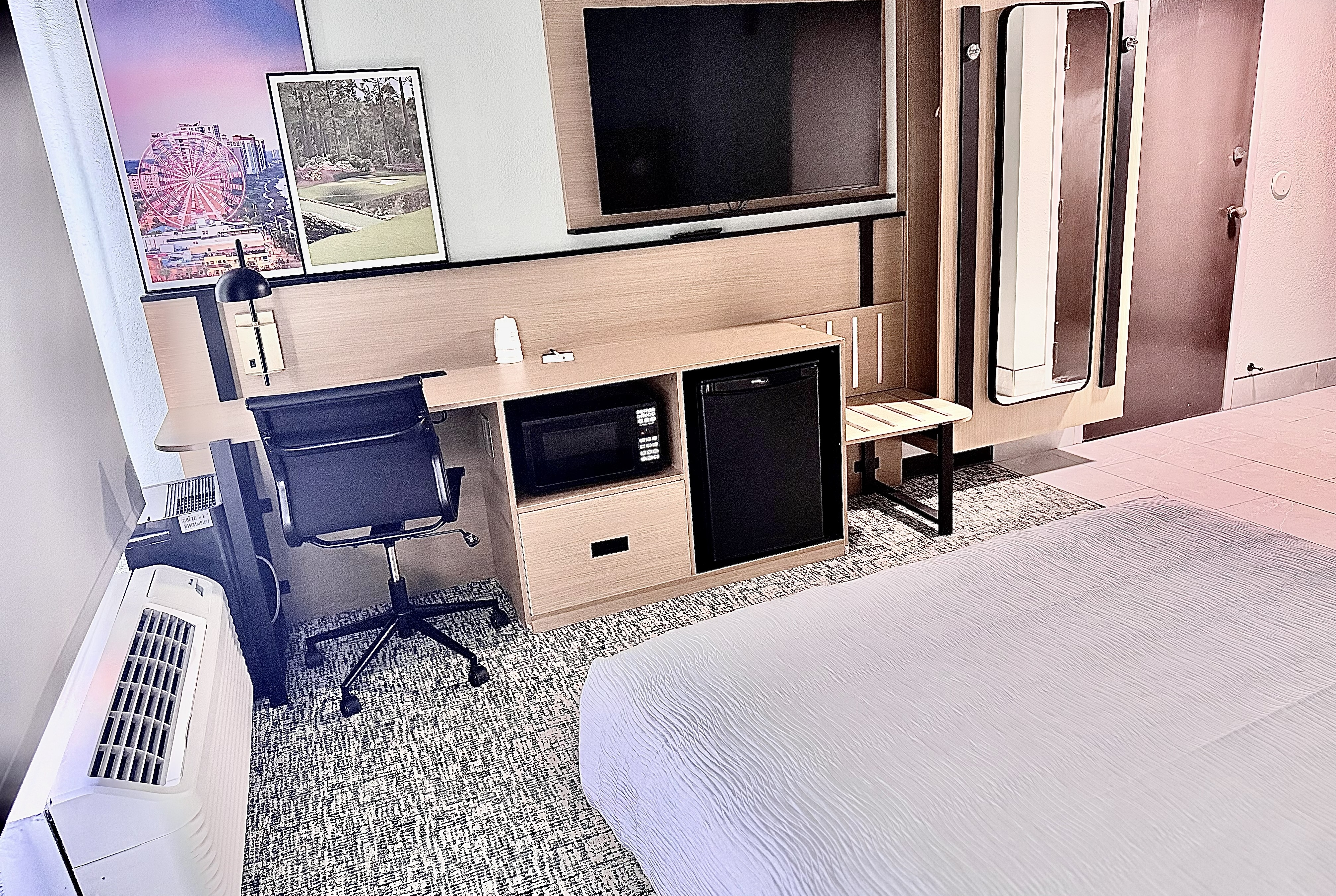 Guest room at the Wingate by Wyndham Myrtle Beach At Outlets in Myrtle Beach, South Carolina