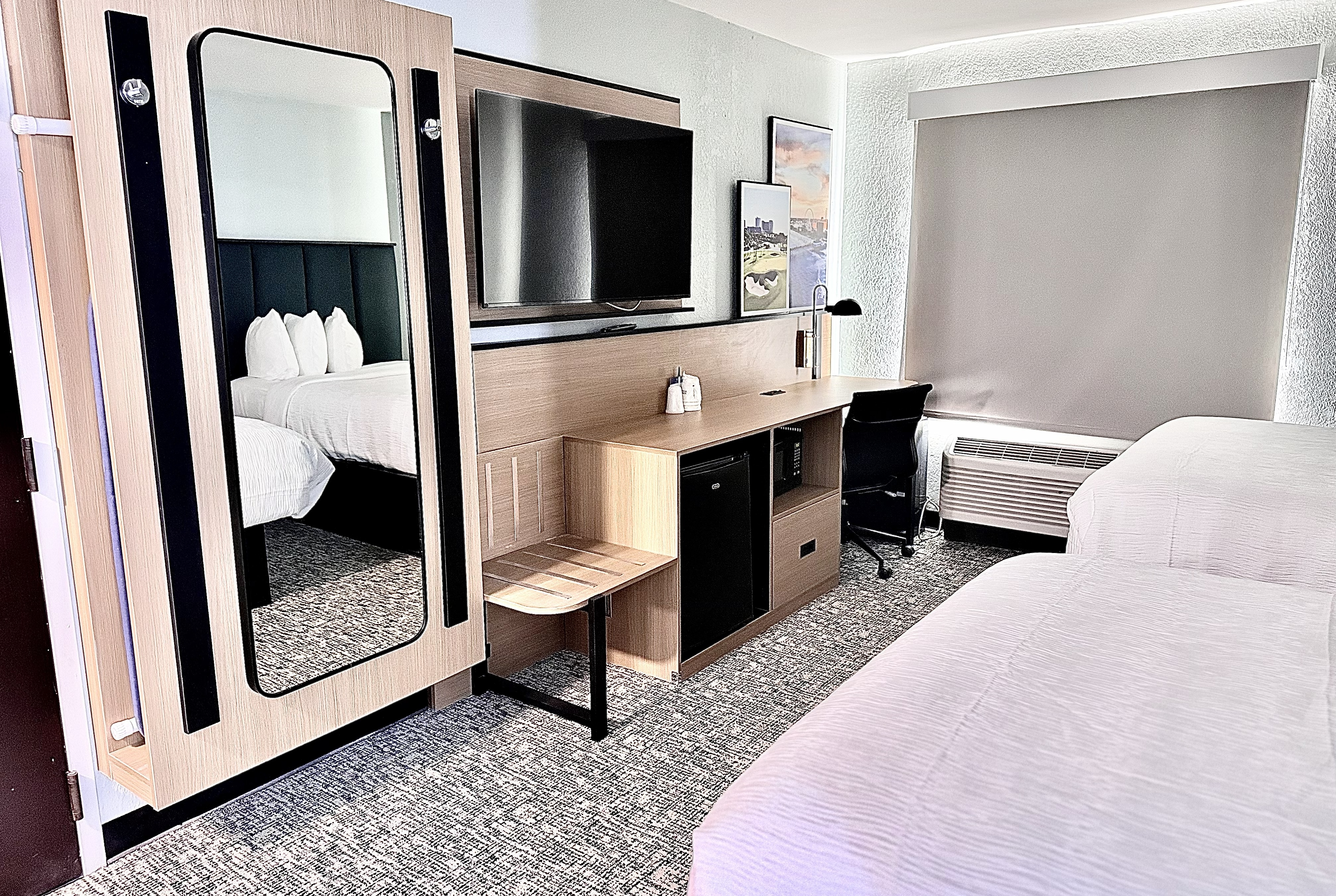 Guest room at the Wingate by Wyndham Myrtle Beach At Outlets in Myrtle Beach, South Carolina