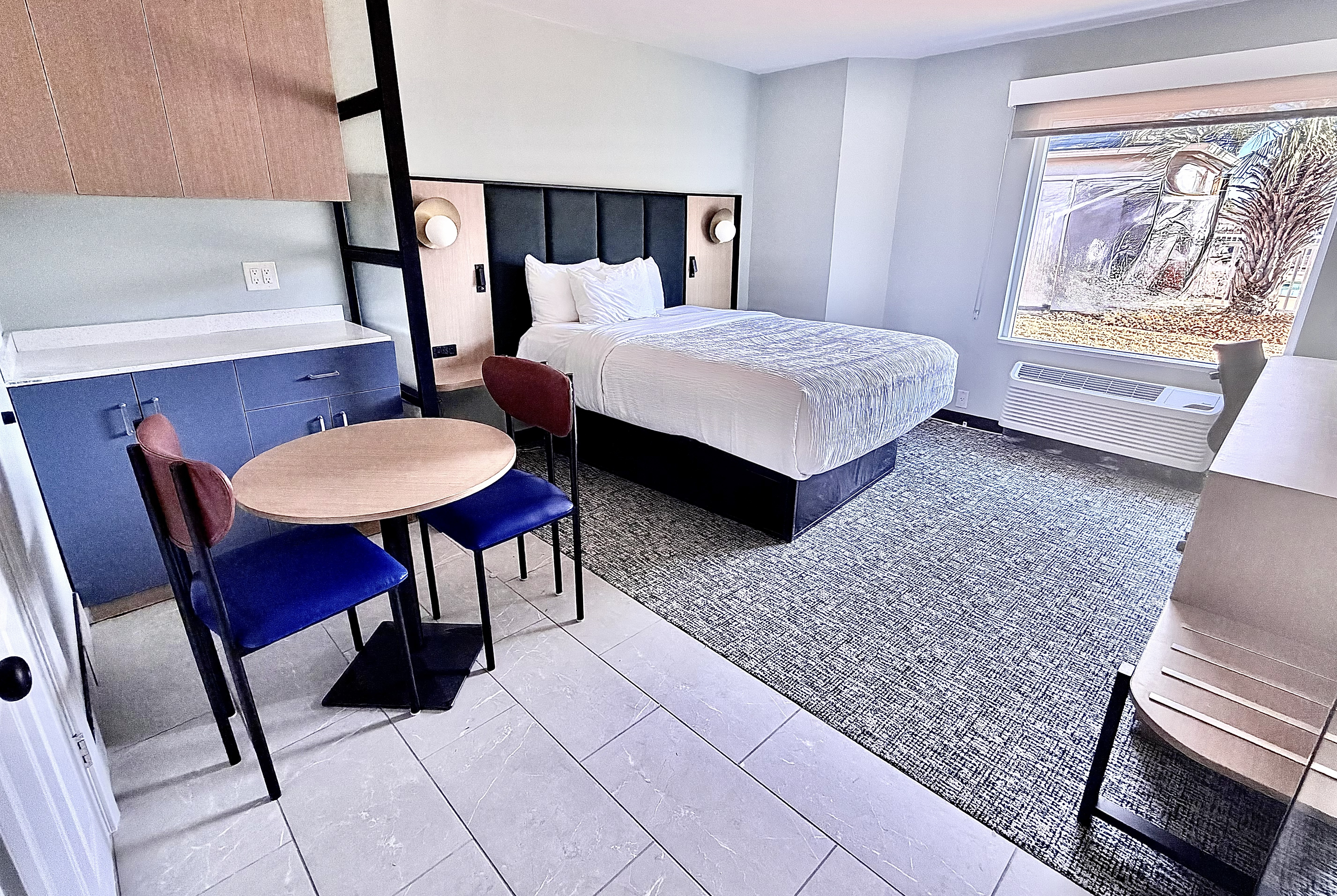 Guest room at the Wingate by Wyndham Myrtle Beach At Outlets in Myrtle Beach, South Carolina