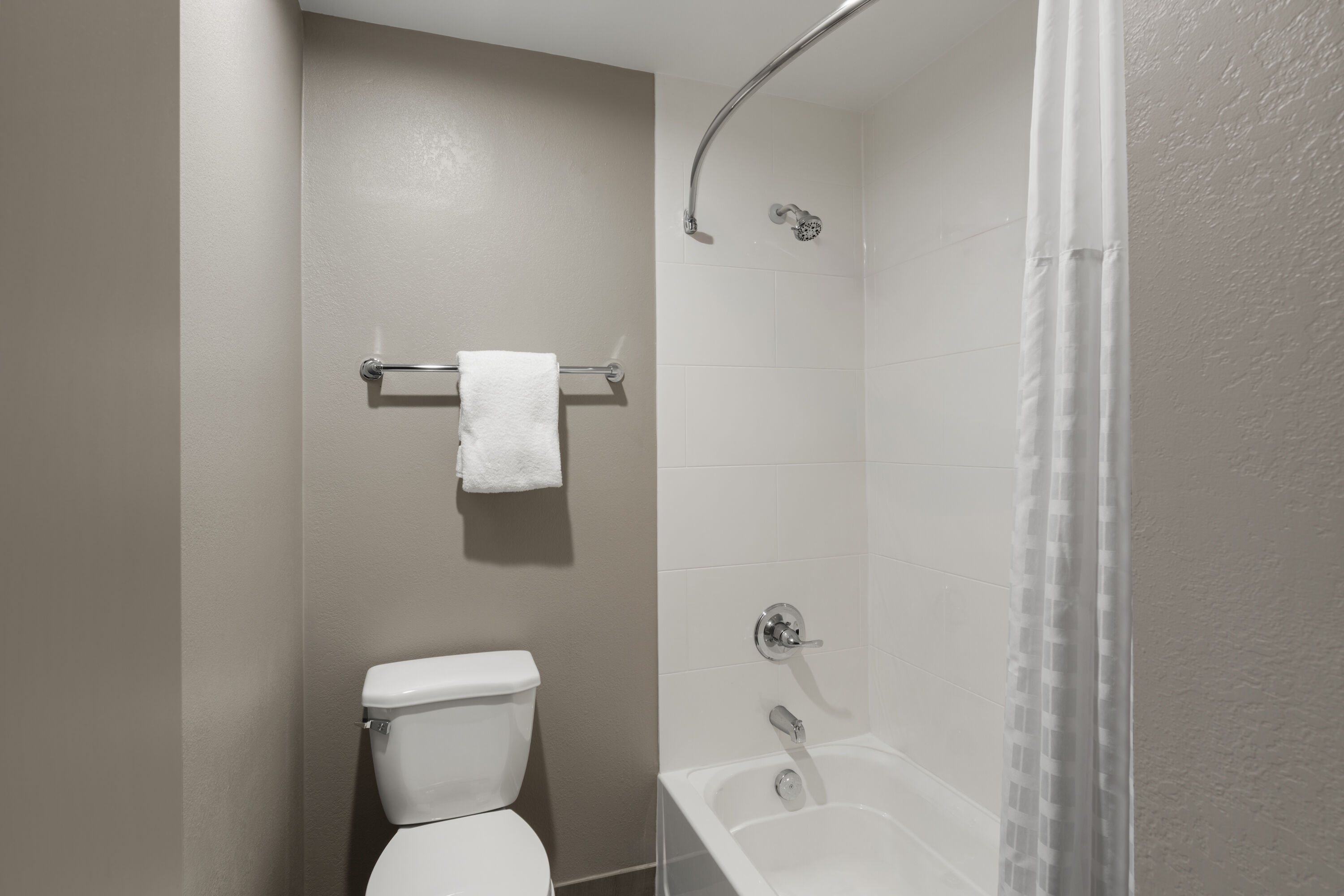 Guest room bath at the Wingate by Wyndham Jackson in Jackson, Tennessee