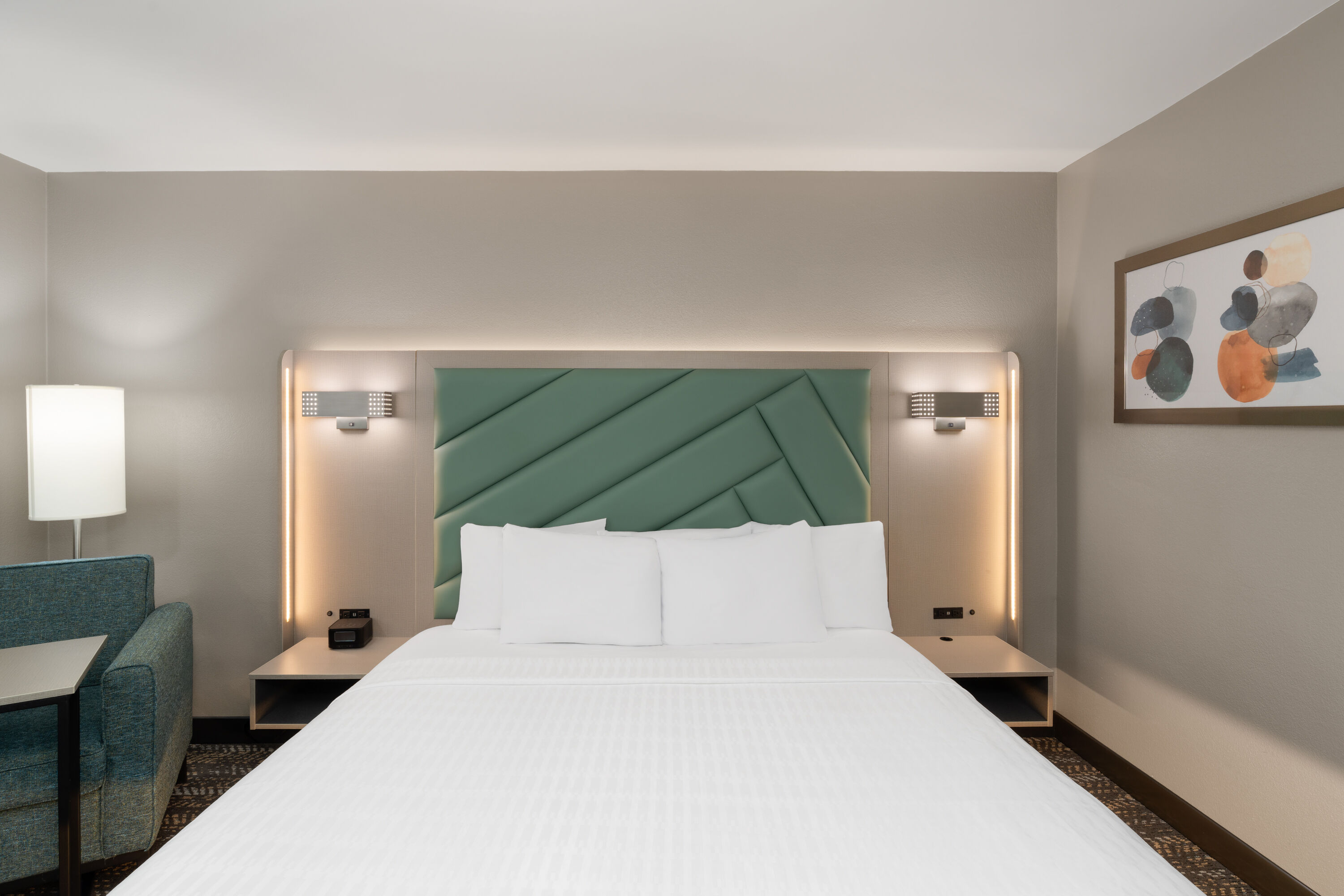 Guest room at the Wingate by Wyndham Jackson in Jackson, Tennessee