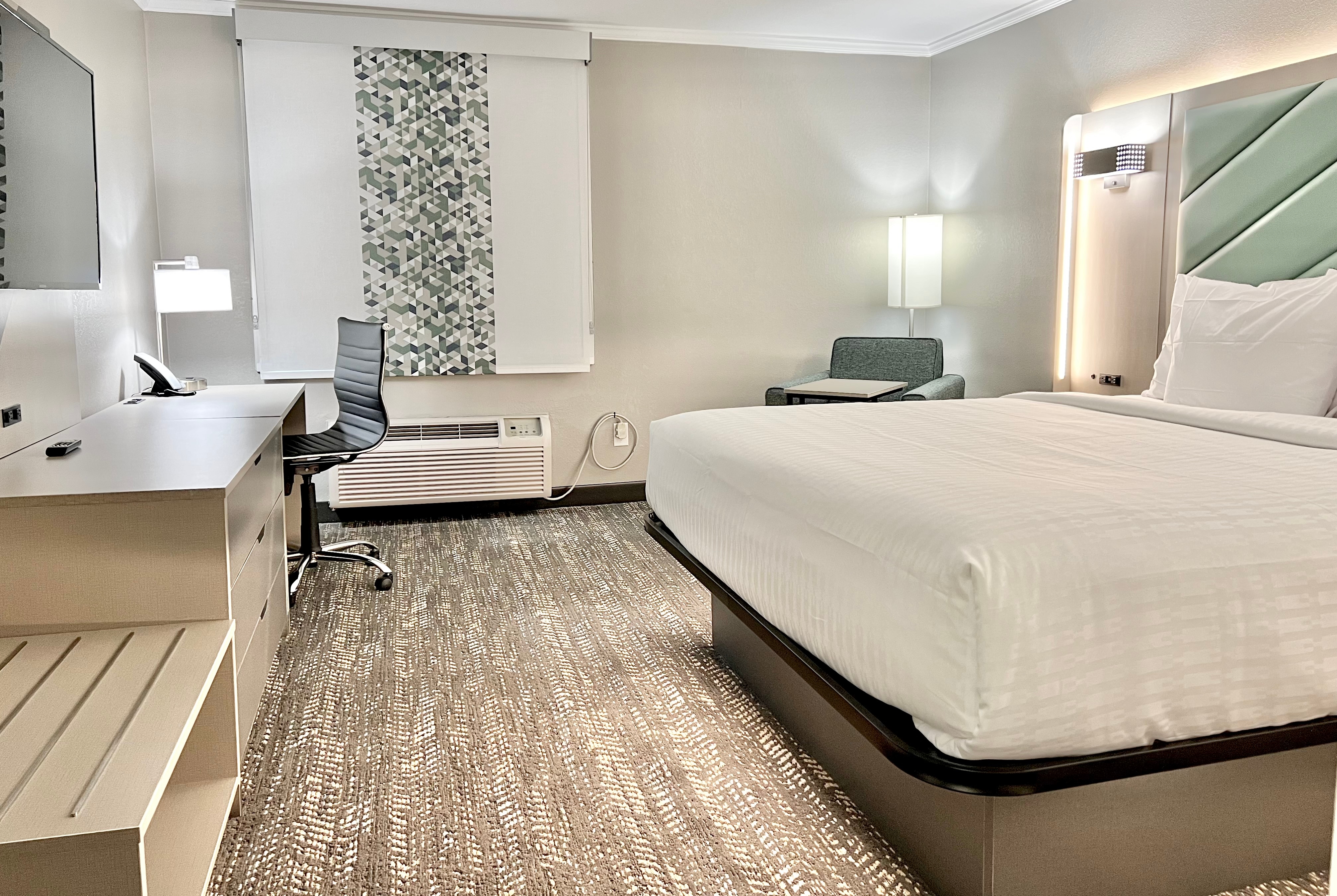 Guest room at the Wingate by Wyndham Jackson in Jackson, Tennessee