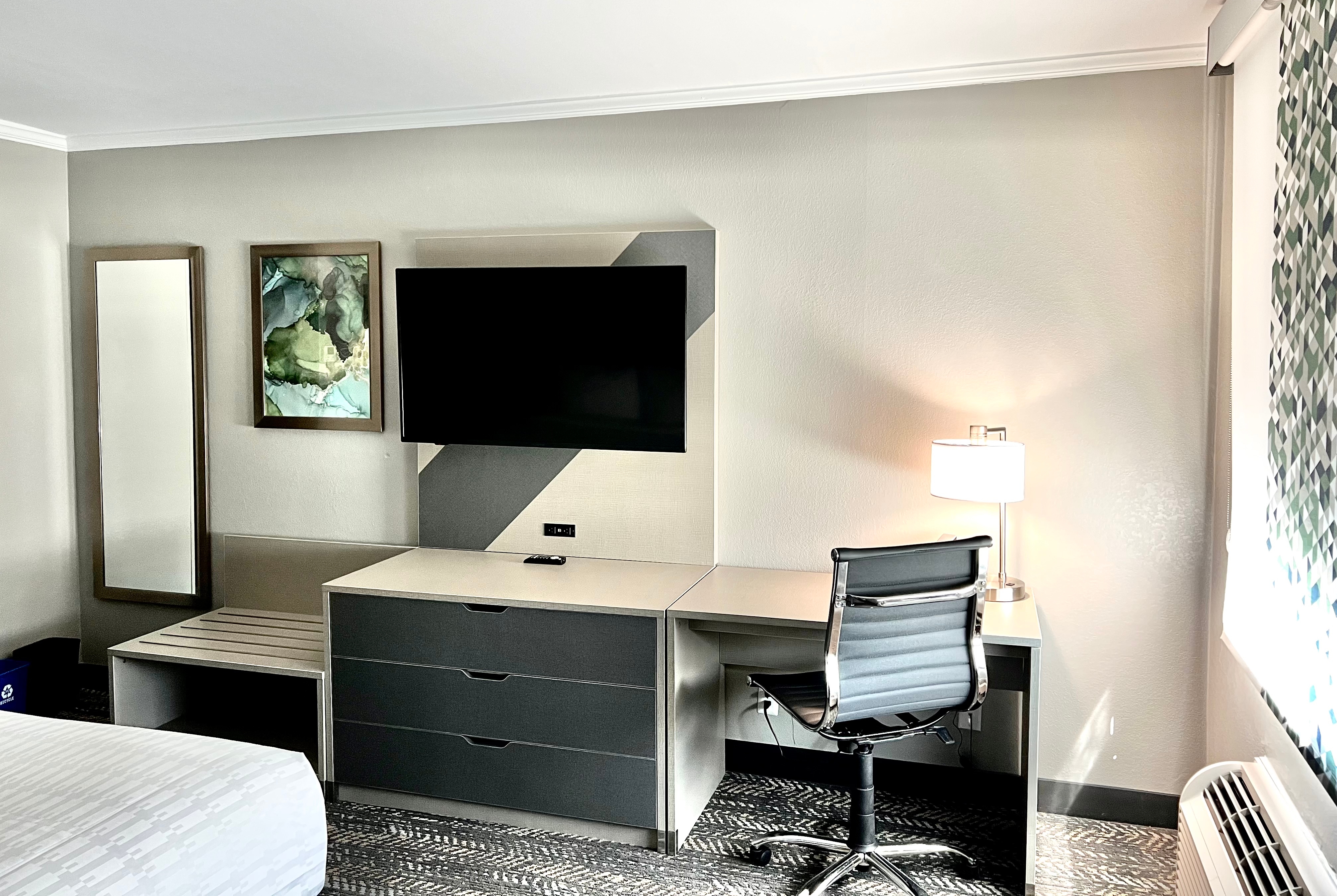 Guest room at the Wingate by Wyndham Jackson in Jackson, Tennessee