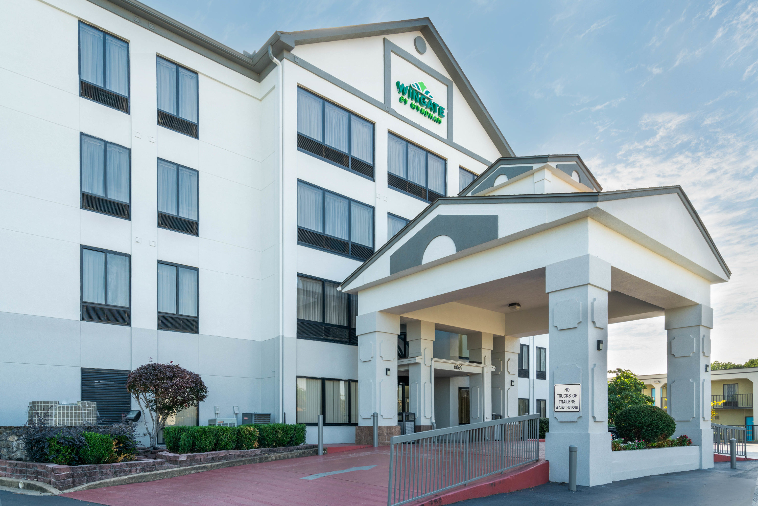 Holiday Inn Express Suites Olive Branch In Olive Branch Hotel