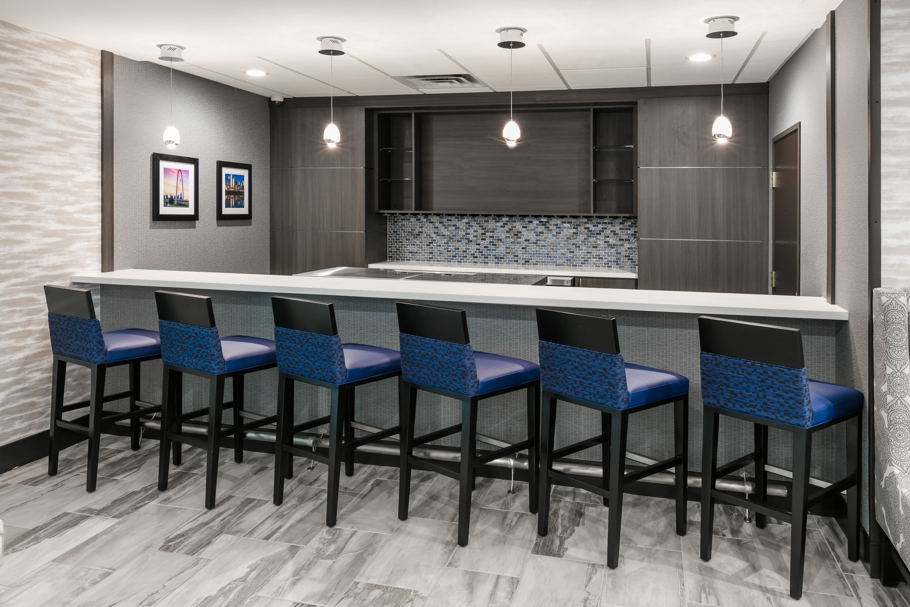Bar at Wingate by Wyndham Dallas Love Field in Dallas, Texas