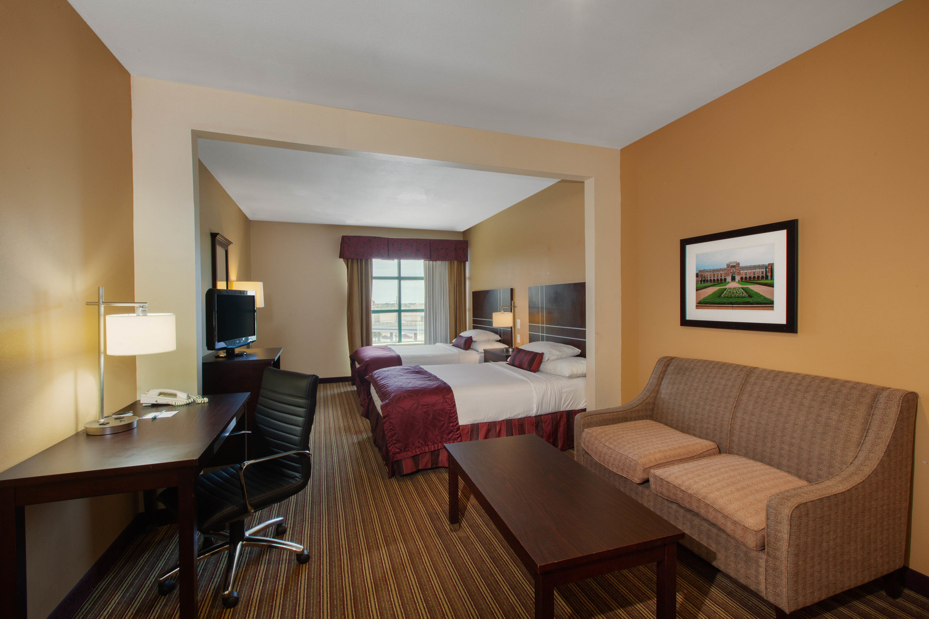 Guest room at the Wingate by Wyndham Houston / Willowbrook in Houston, Texas