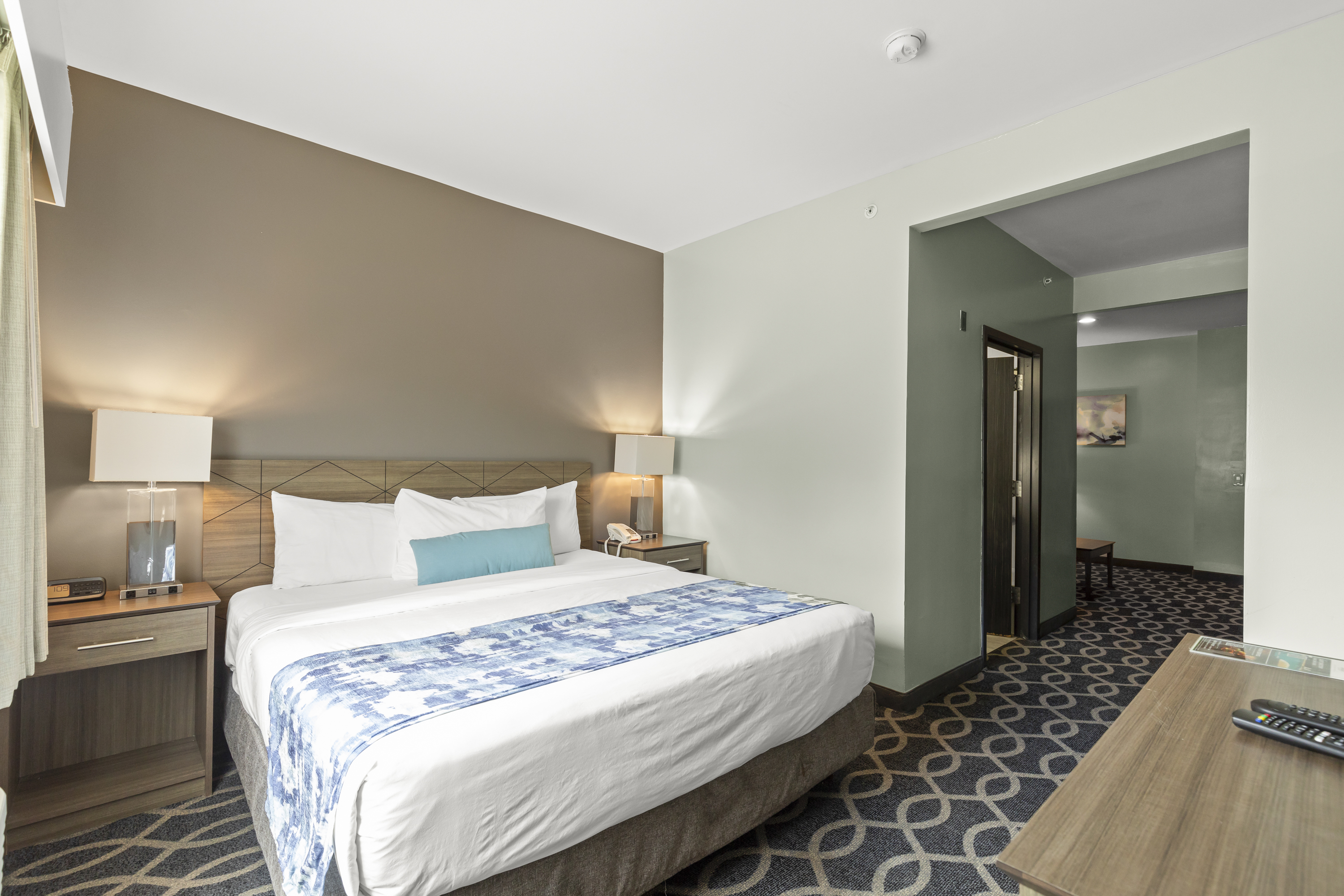 Guest room at the Wingate by Wyndham Humble/Houston Intercontinental Airport in Humble, Texas