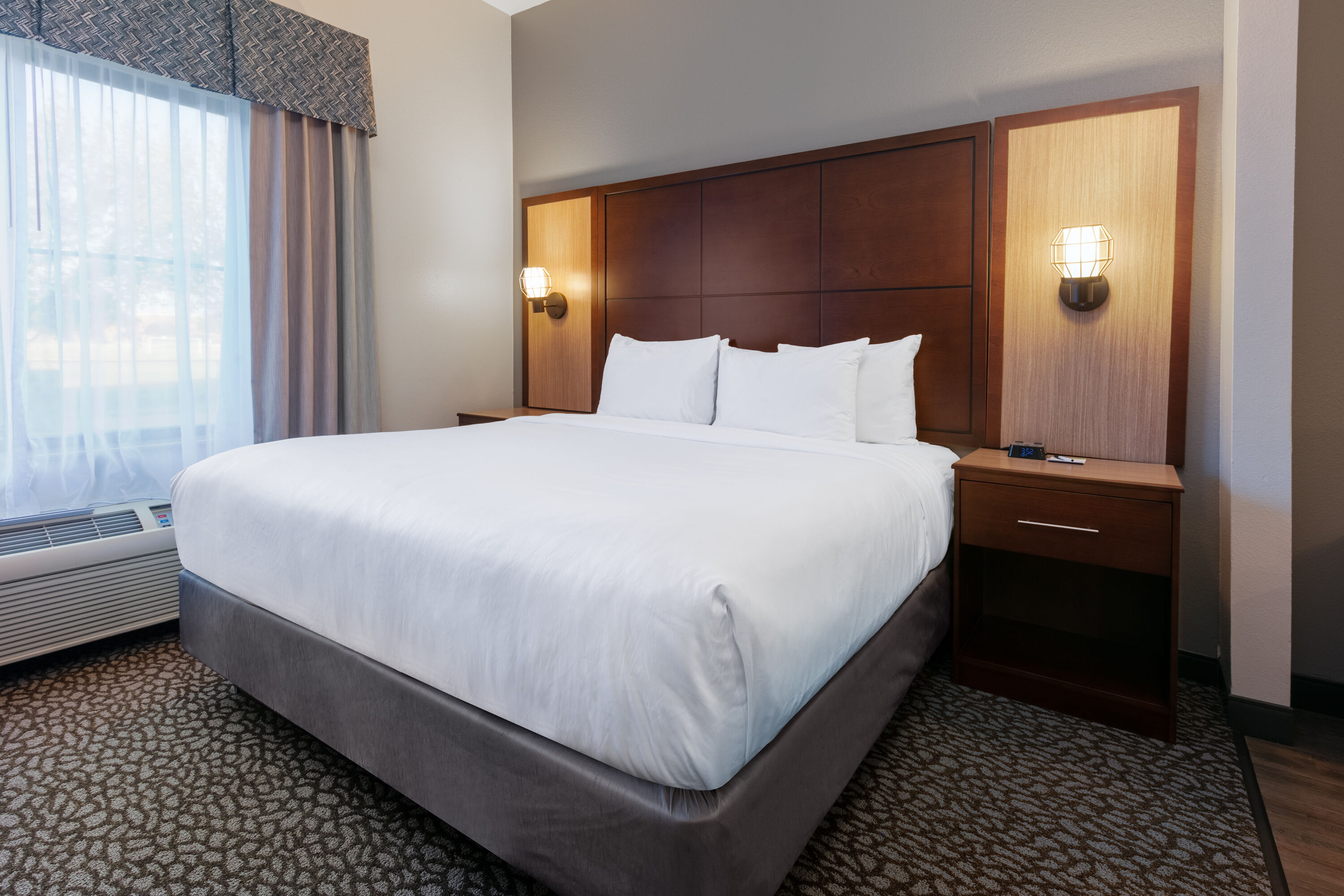 Guest room at the Wingate by Wyndham DFW / North Irving in Irving, Texas