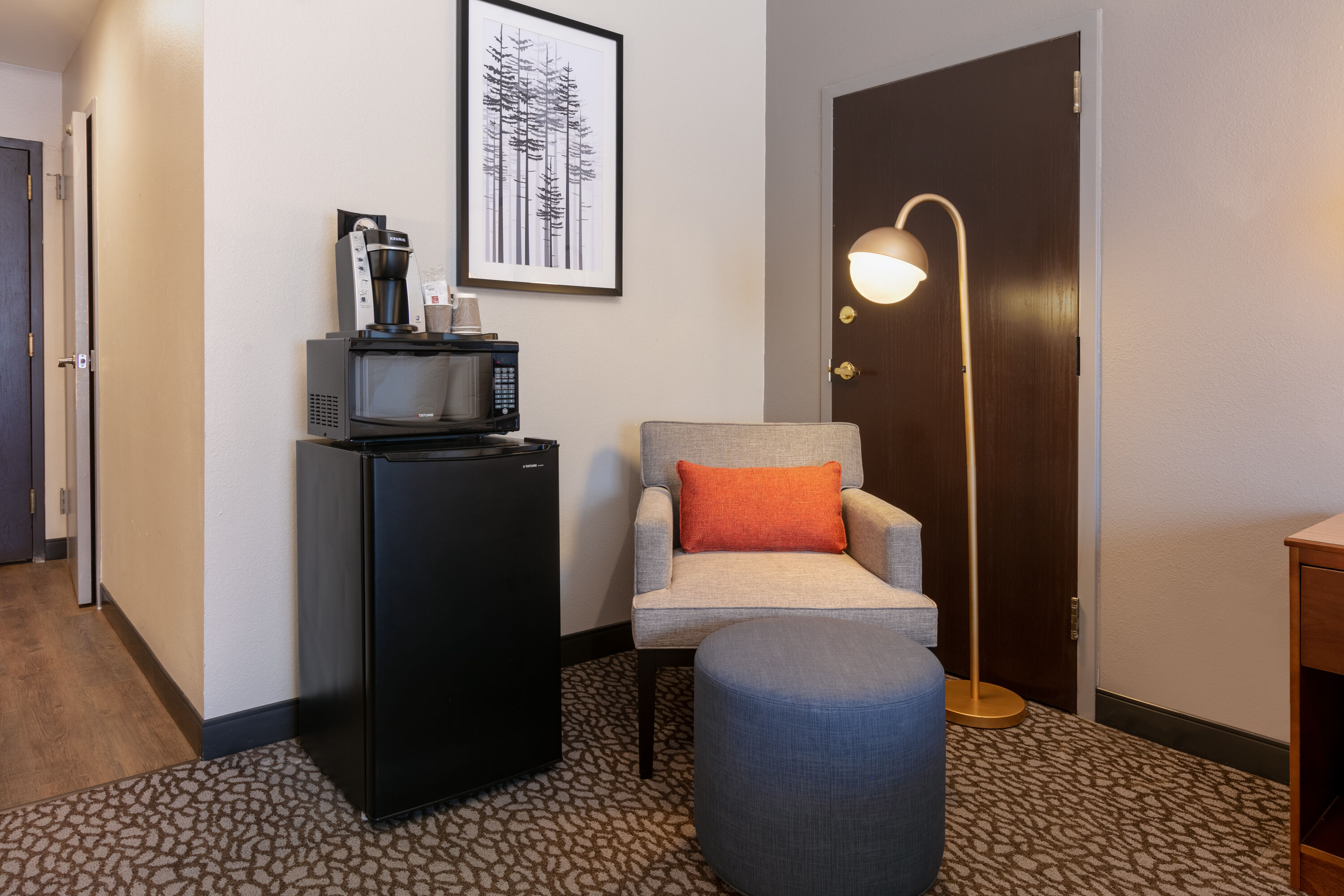 Guest room at the Wingate by Wyndham DFW / North Irving in Irving, Texas