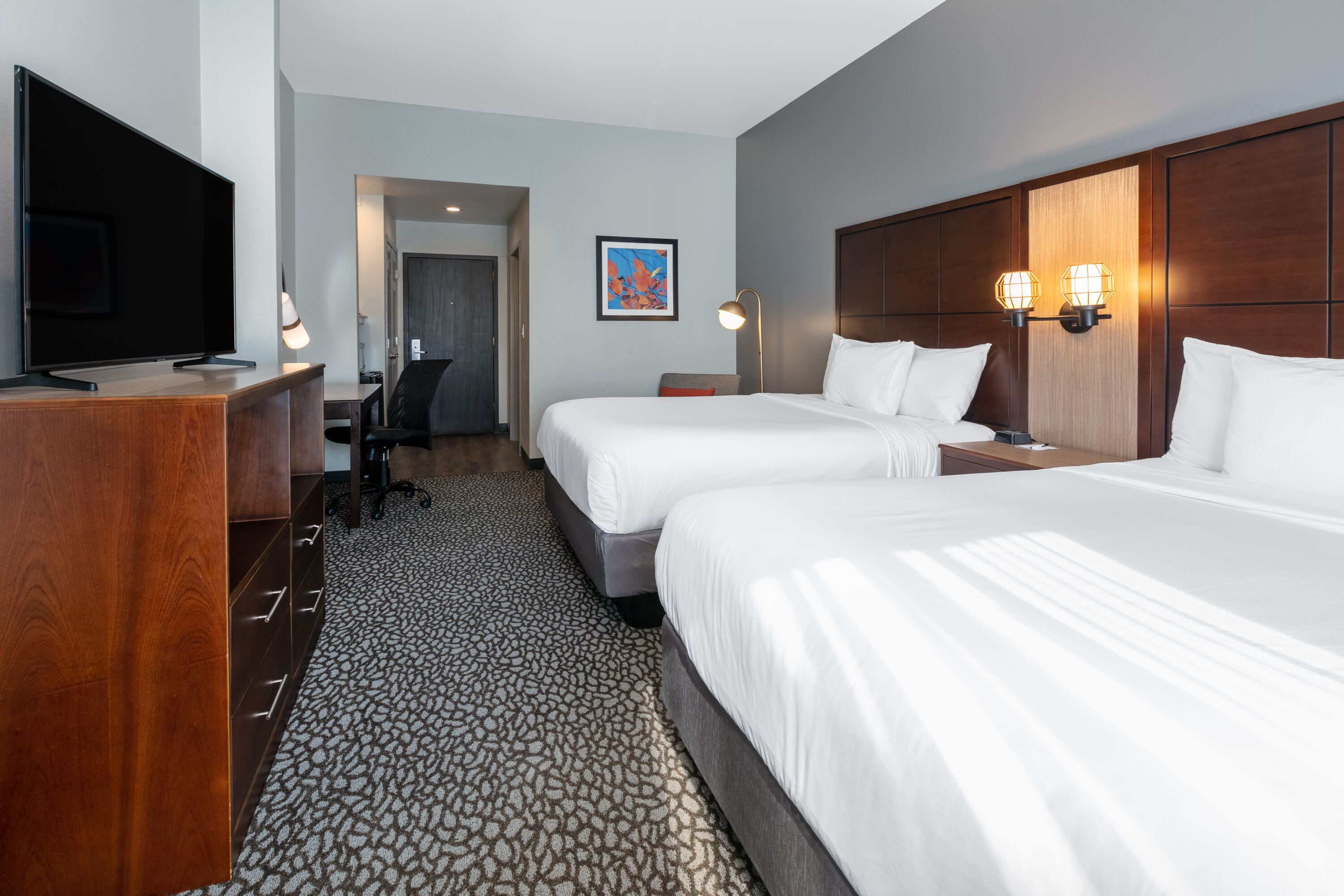 Guest room at the Wingate by Wyndham DFW / North Irving in Irving, Texas
