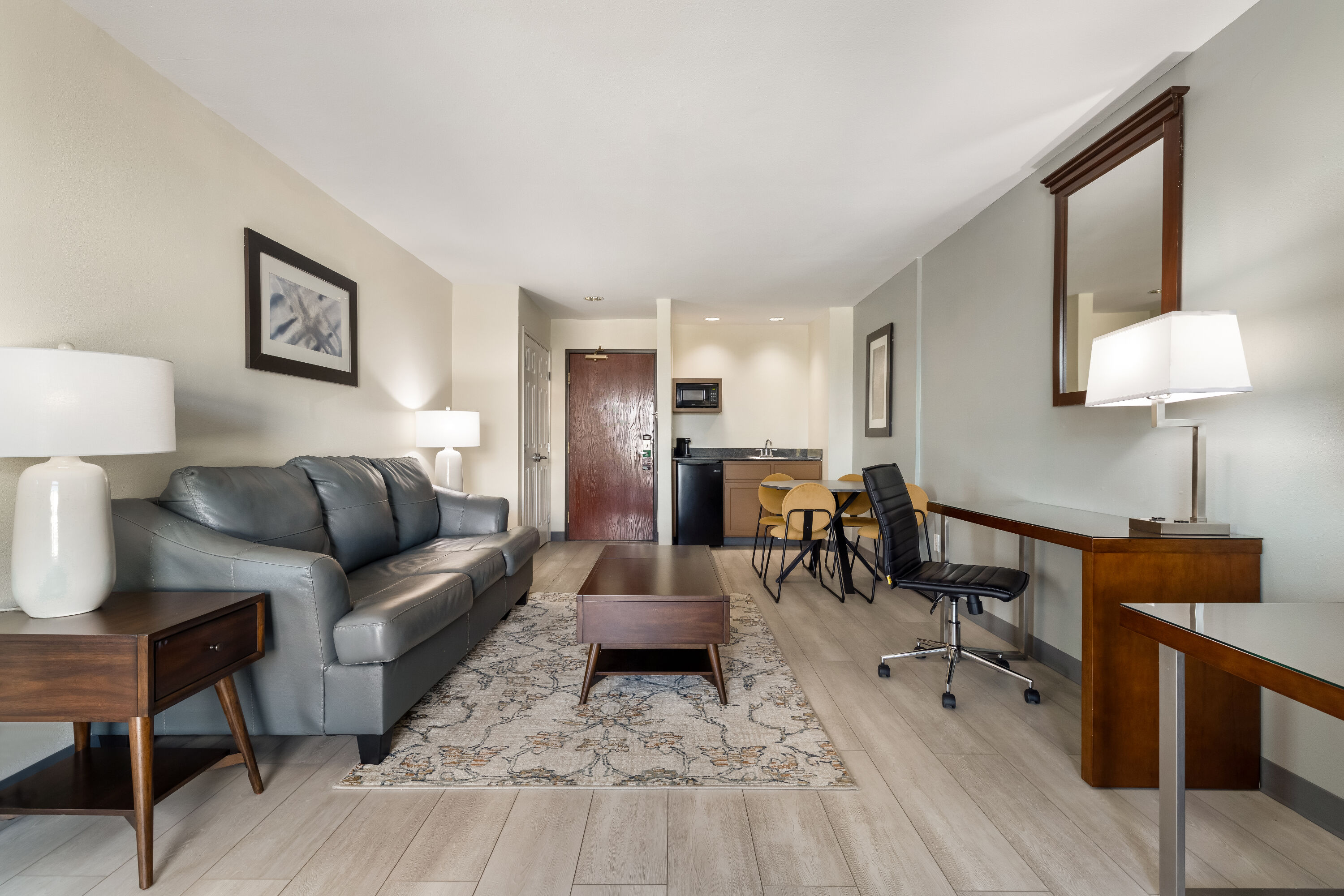 Wingate by Wyndham Round Rock Hotel & Conference Center suite in Round Rock, Texas