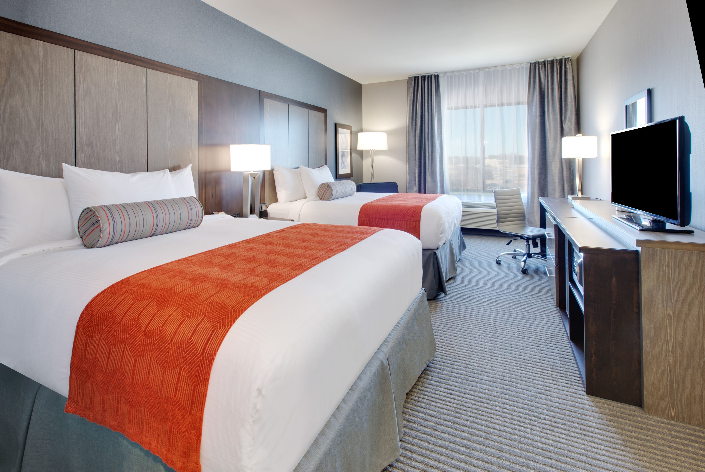 Guest room at the Wingate by Wyndham San Angelo in San Angelo, Texas