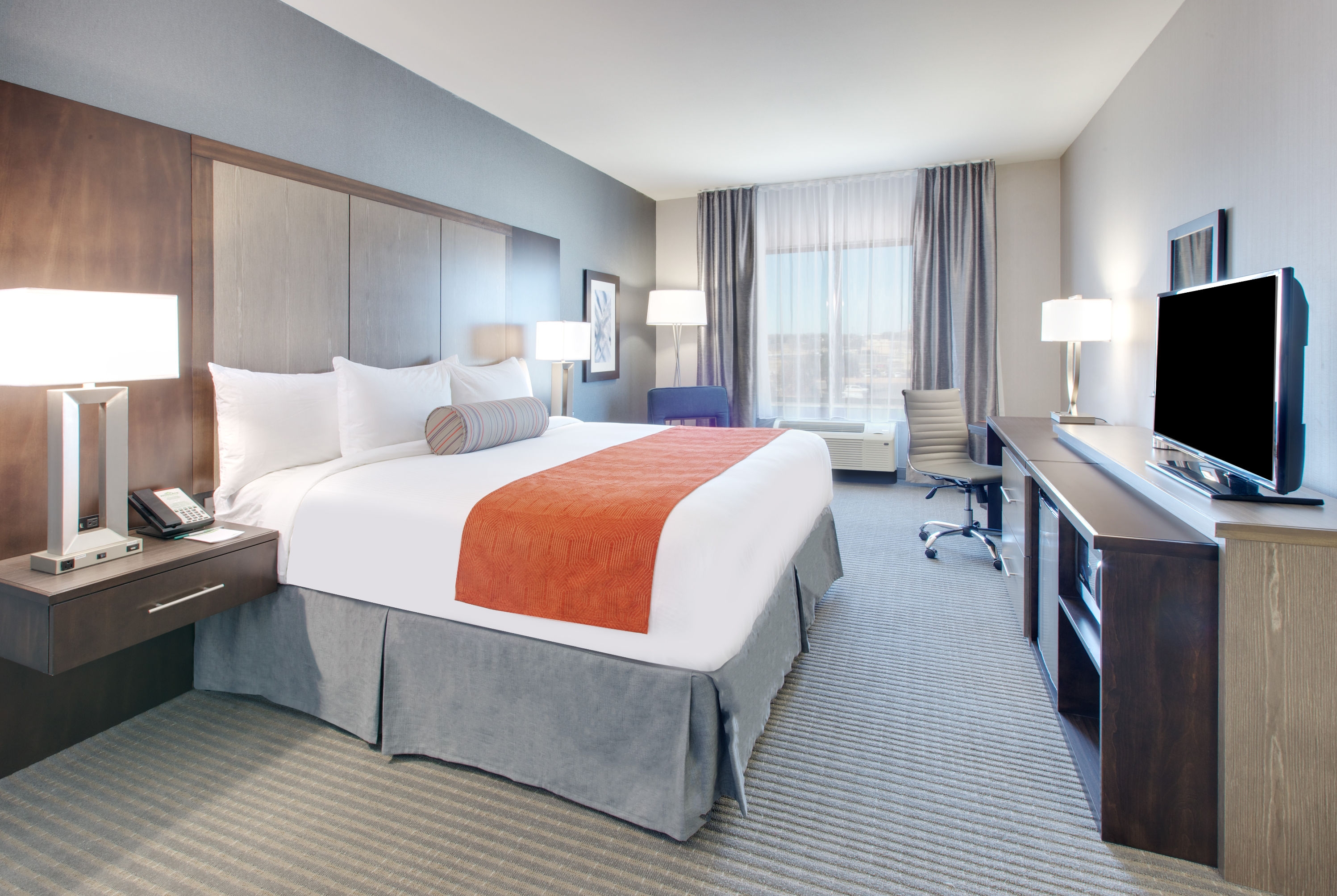Guest room at the Wingate by Wyndham San Angelo in San Angelo, Texas