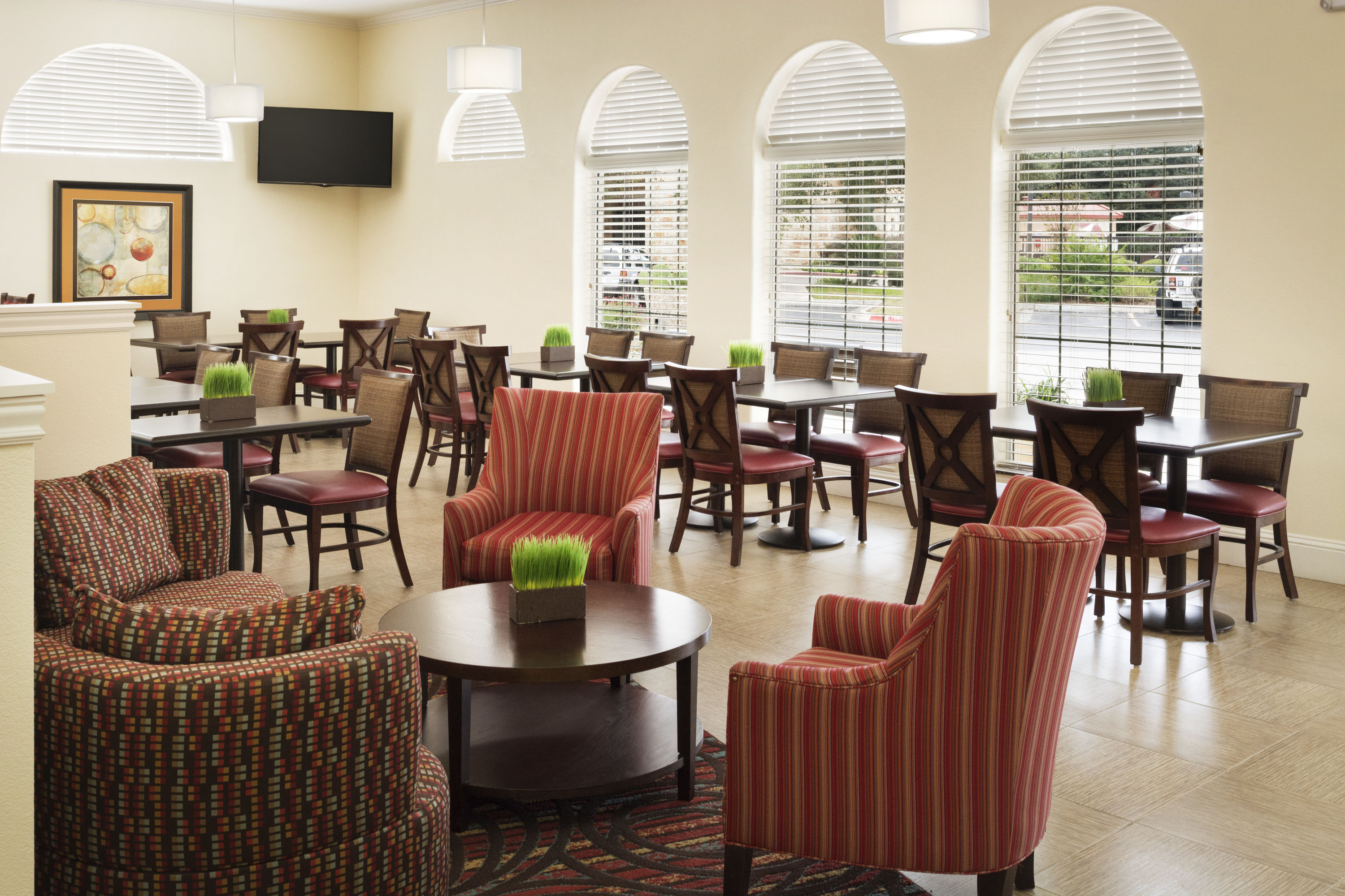 Bar at Wingate by Wyndham San Marcos in San Marcos, Texas