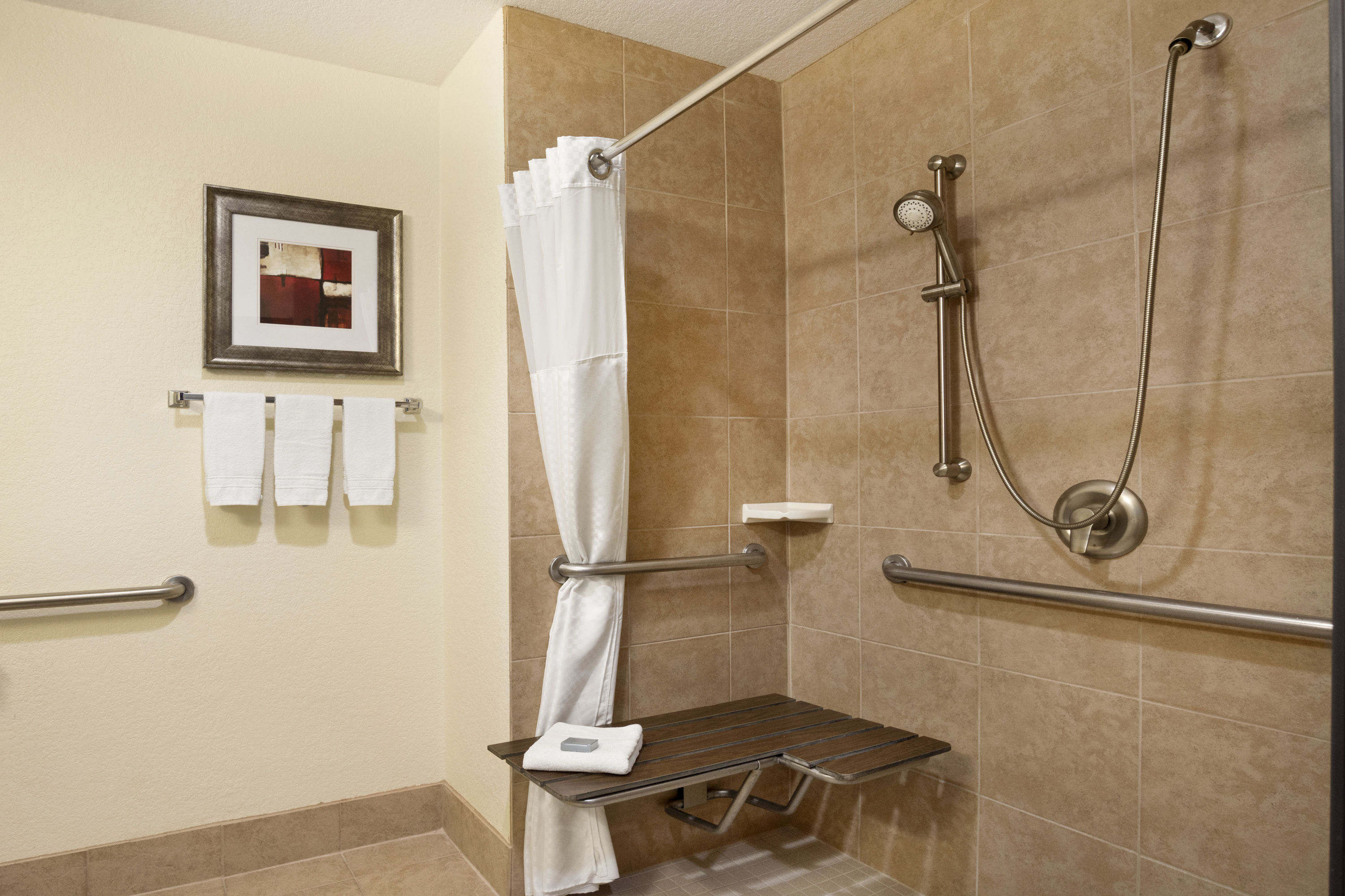 Guest room bath at the Wingate by Wyndham San Marcos in San Marcos, Texas