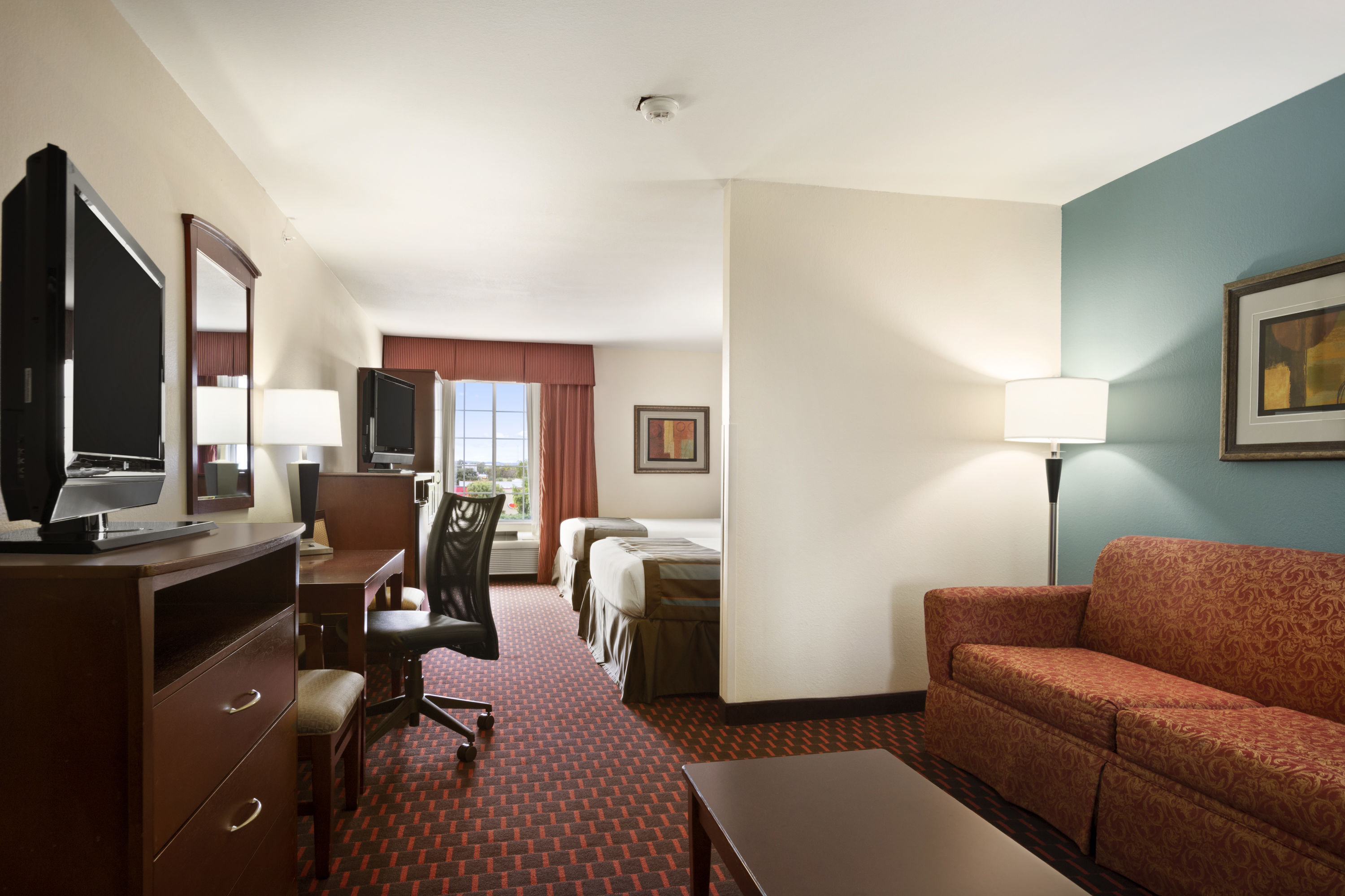 Wingate by Wyndham San Marcos suite in San Marcos, Texas