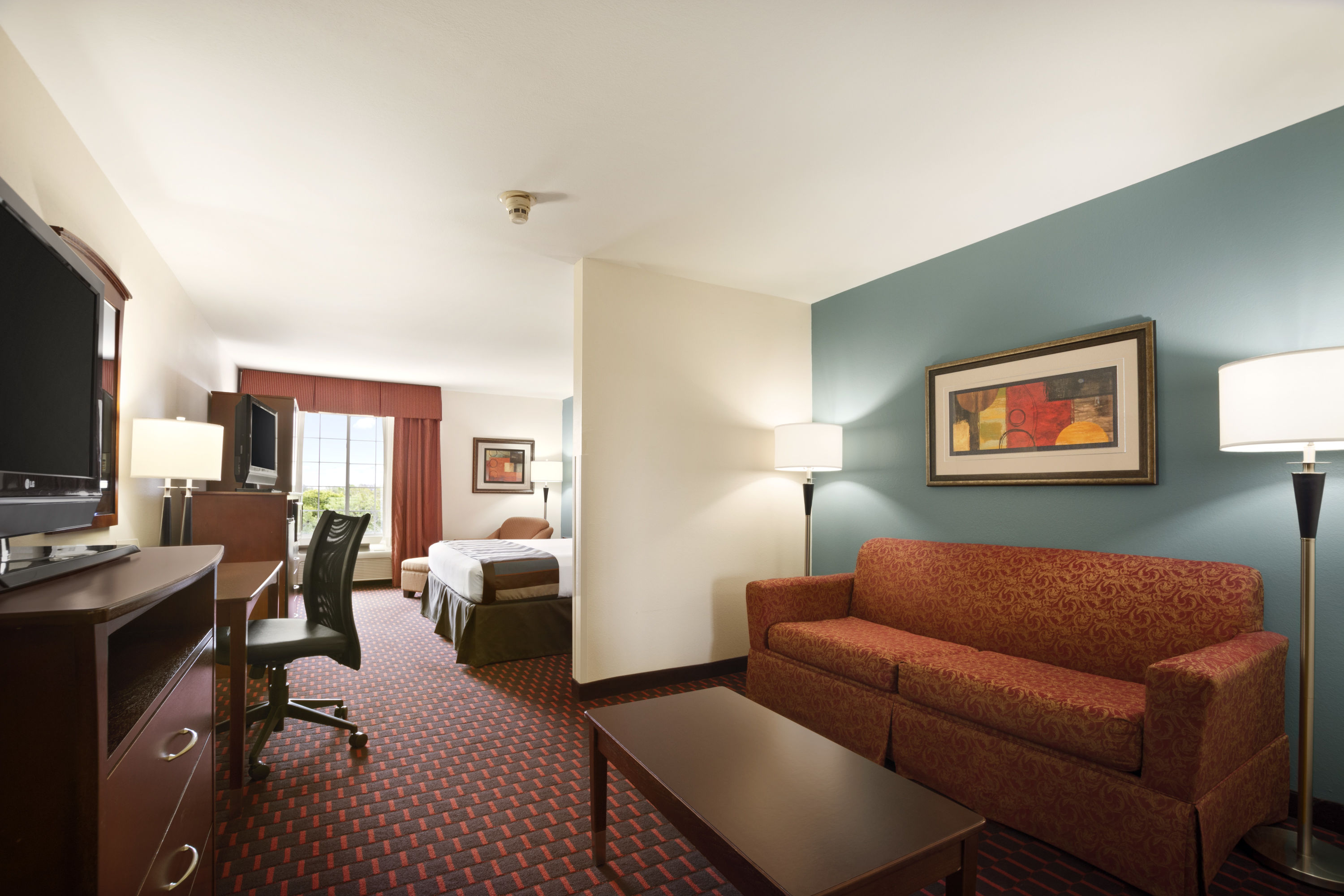 Wingate by Wyndham San Marcos suite in San Marcos, Texas