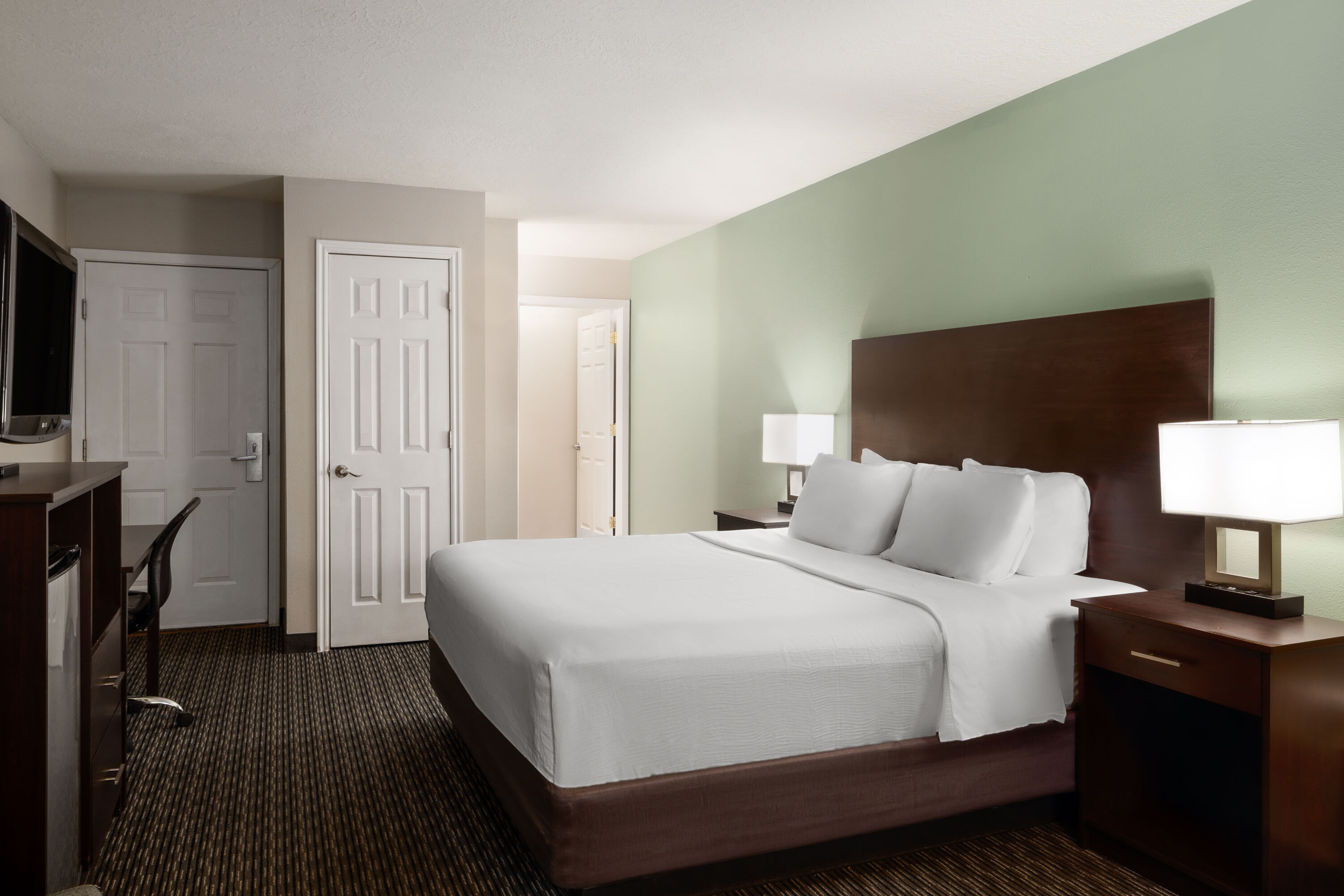 Wingate by Wyndham Cedar City hot tub suite in Cedar City, Utah