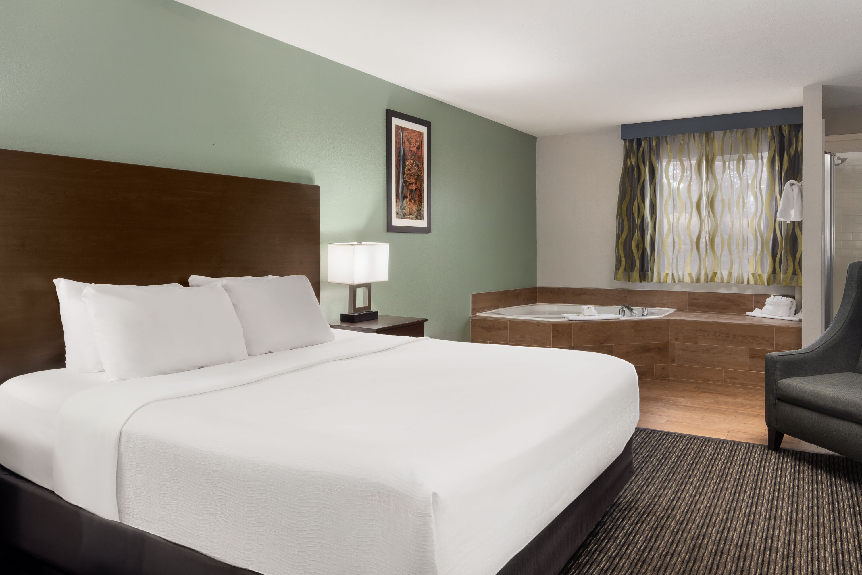 Wingate by Wyndham Cedar City hot tub suite in Cedar City, Utah