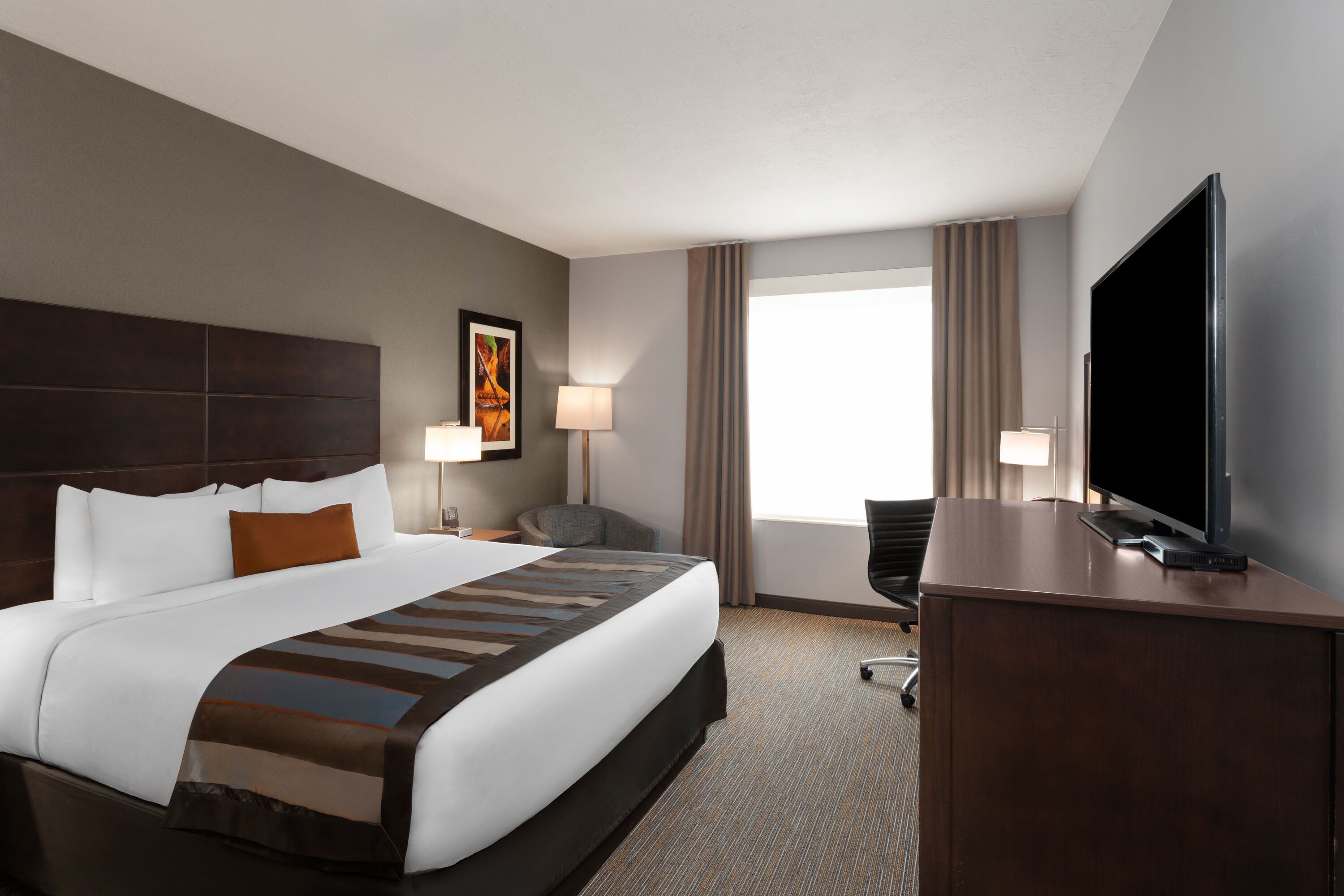 Guest room at the Wingate by Wyndham Hurricane/Zion National Park in Hurricane, Utah