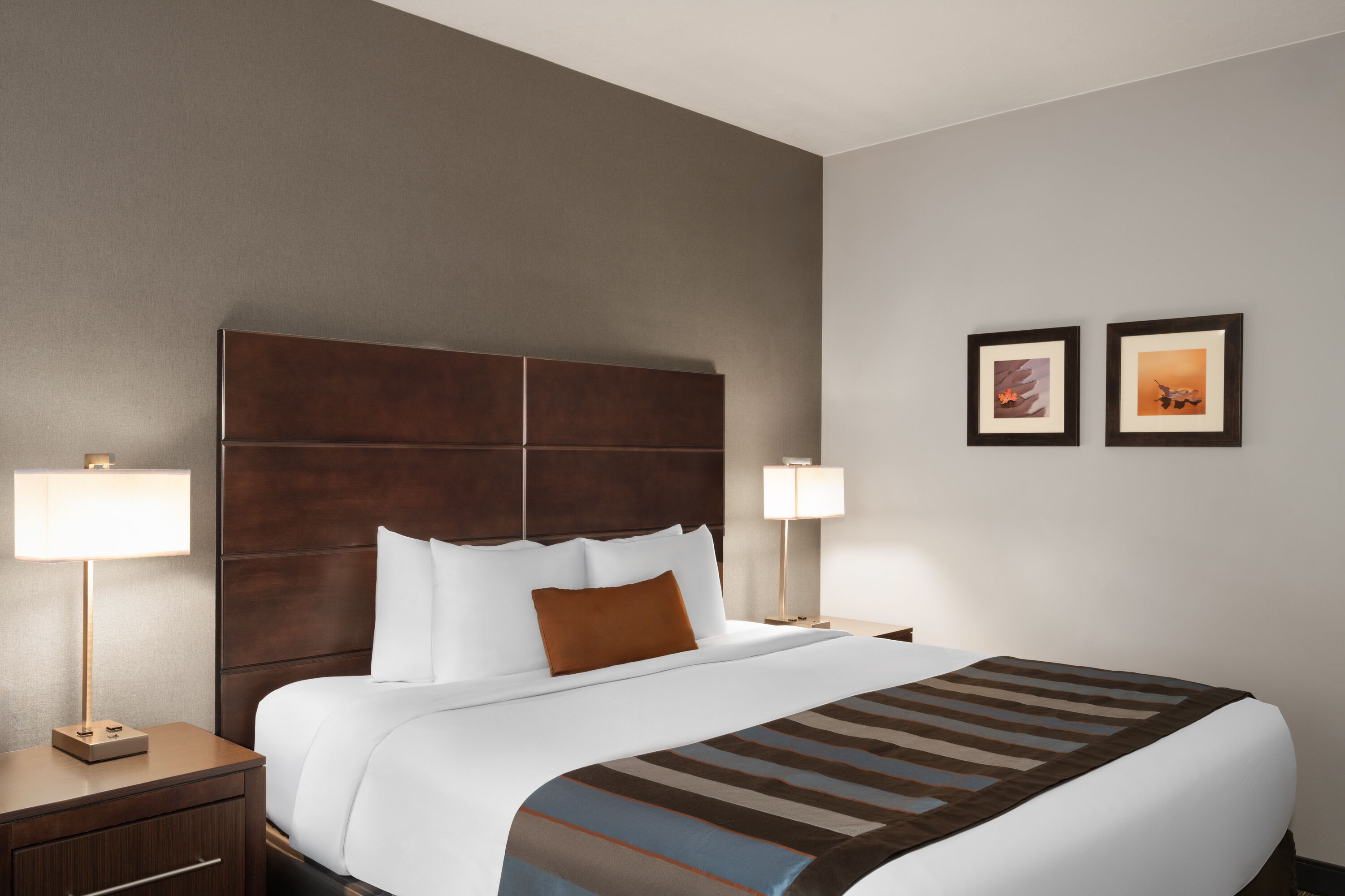 Guest room at the Wingate by Wyndham Hurricane/Zion National Park in Hurricane, Utah