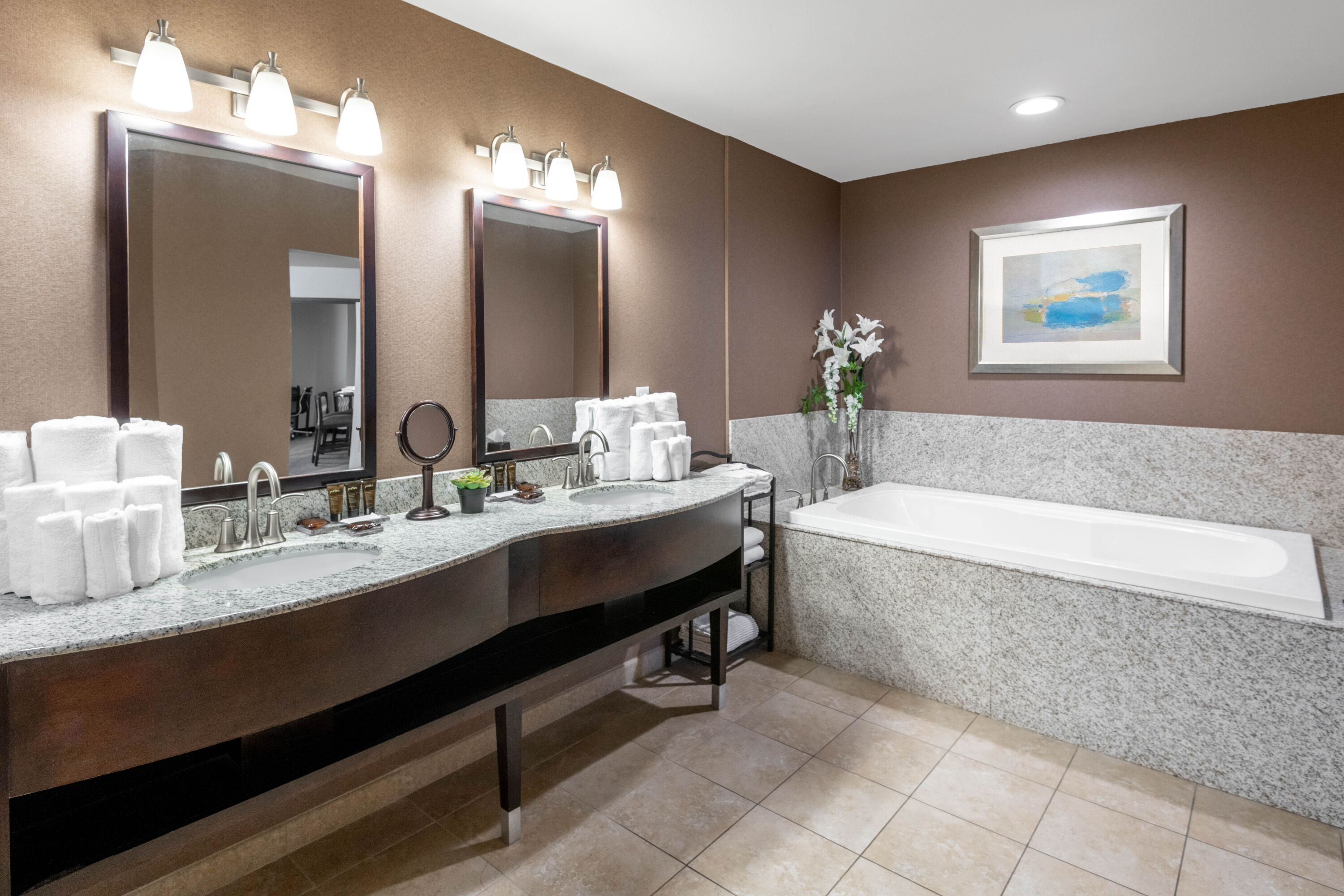 Guest room bath at the Wingate by Wyndham St. George in Saint George, Utah