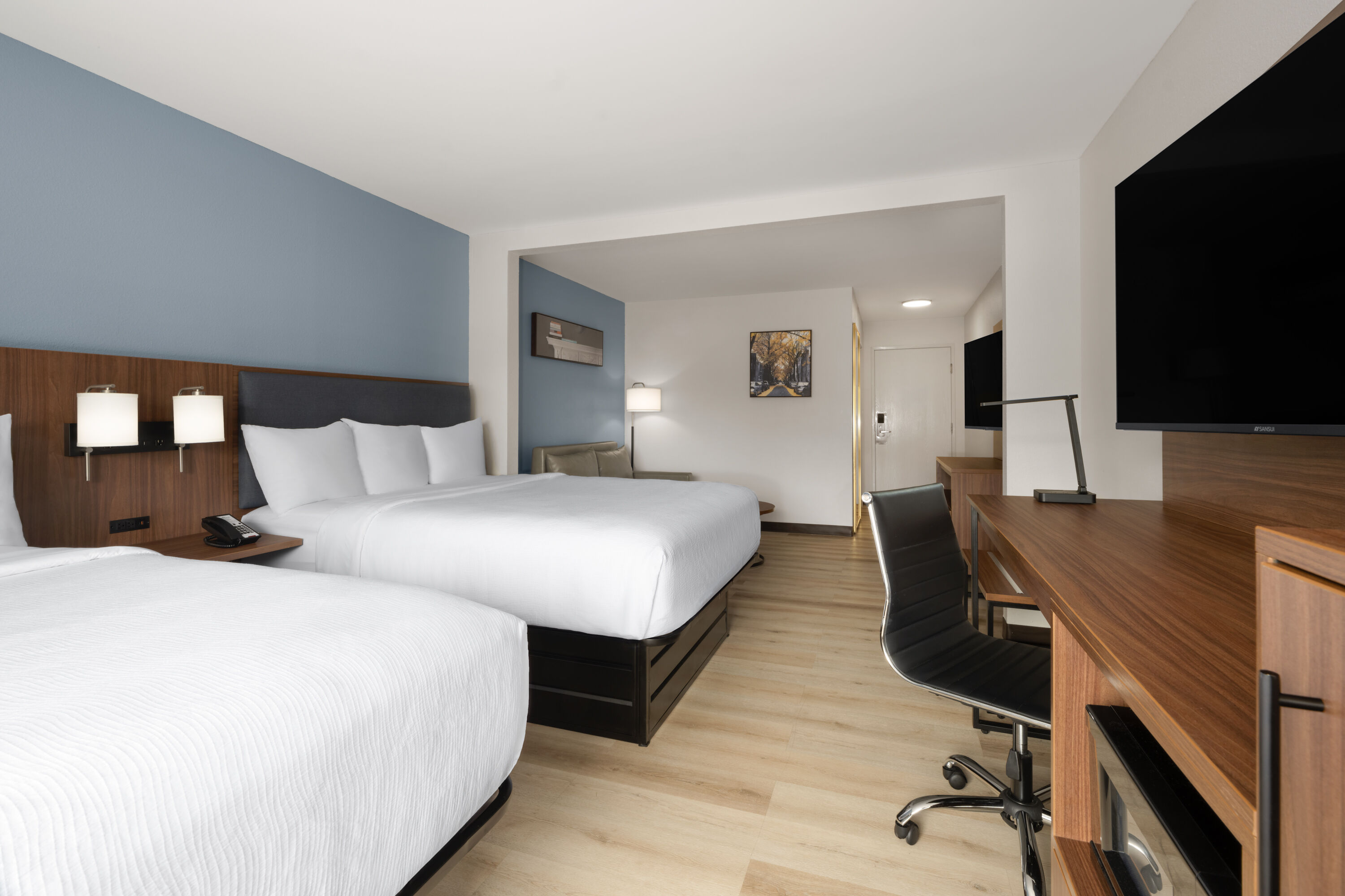 Guest room at the Wingate by Wyndham Dublin Near Claytor Lake State Park in Dublin, Virginia