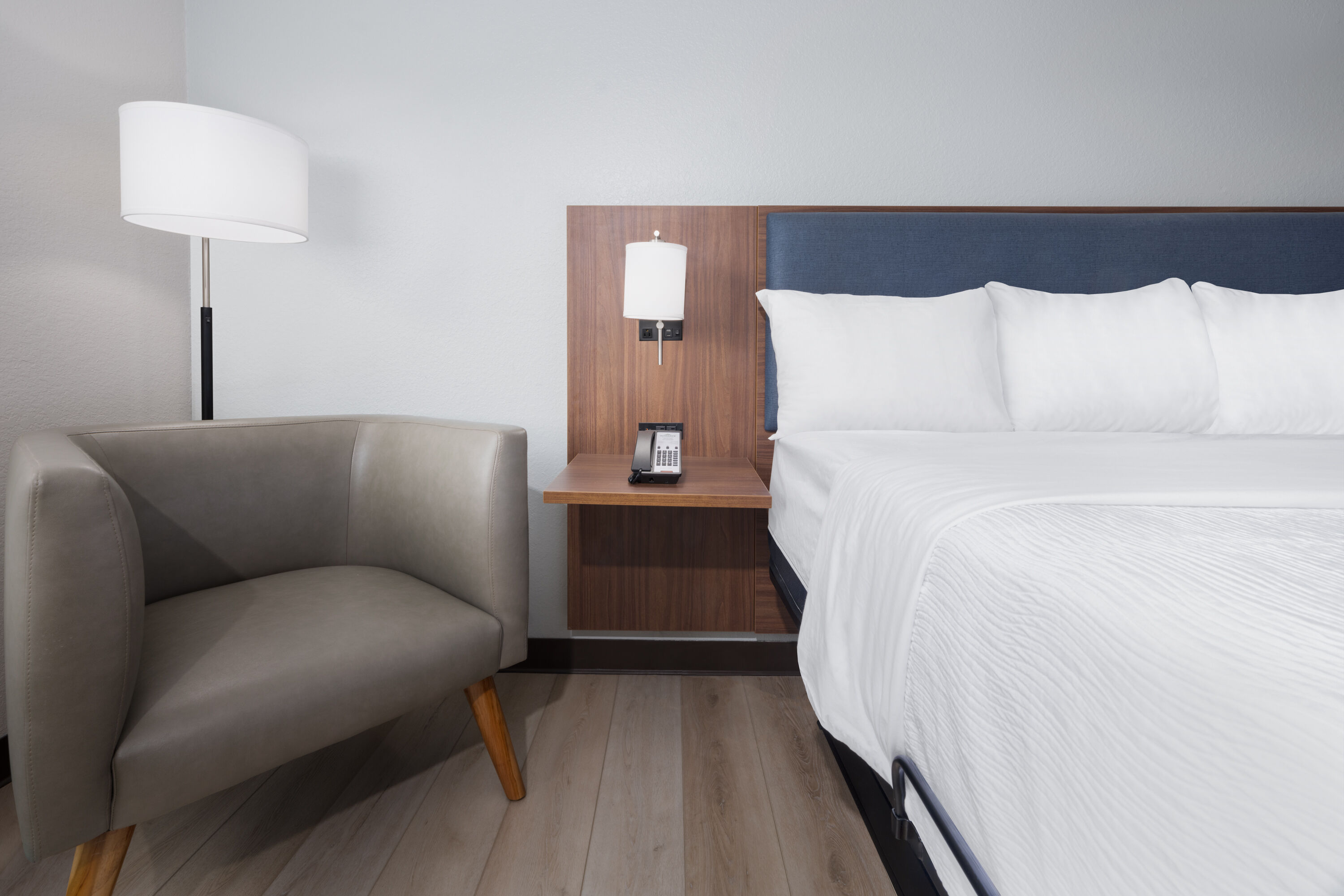 Guest room at the Wingate by Wyndham Dublin Near Claytor Lake State Park in Dublin, Virginia